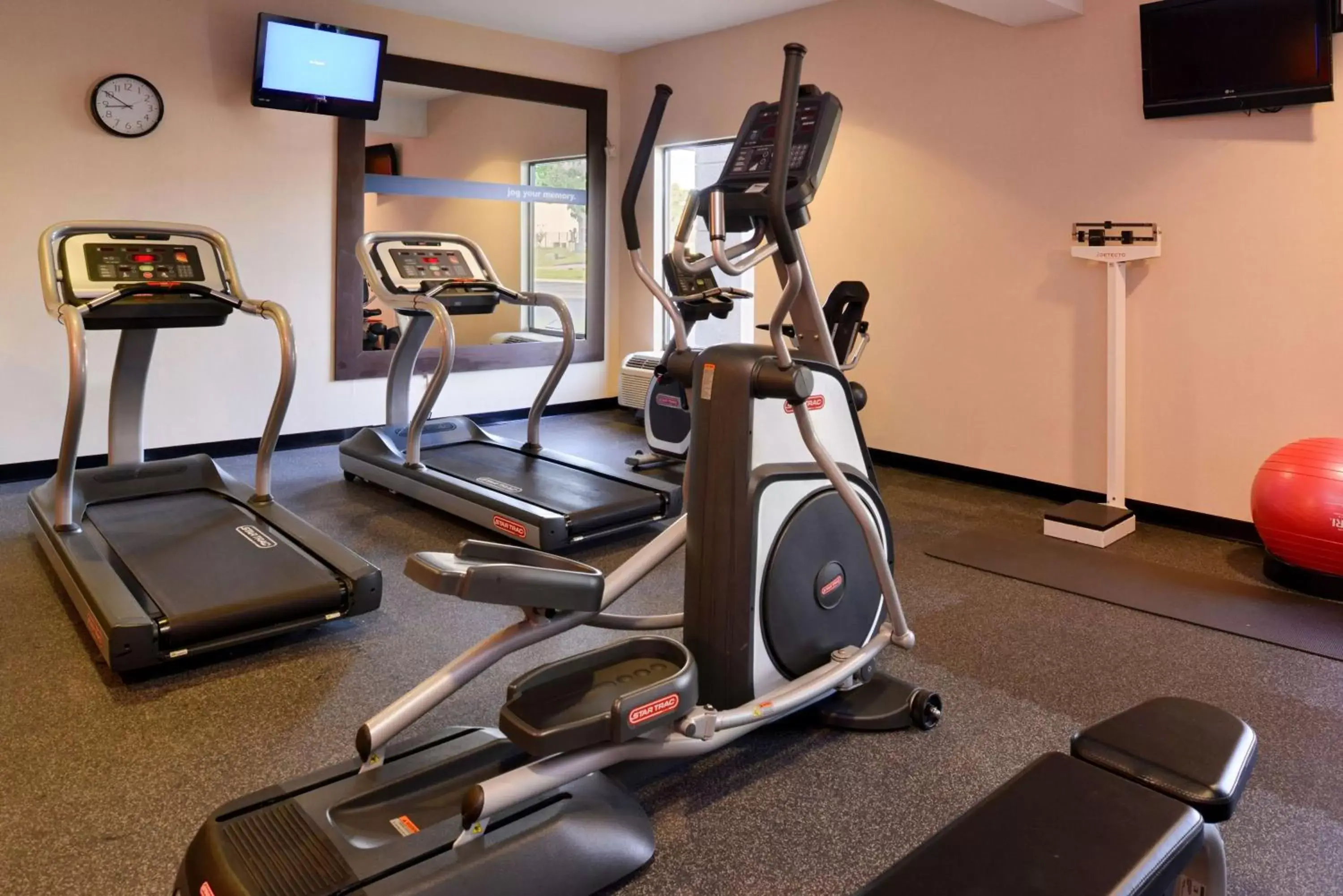 Fitness centre/facilities, Fitness Center/Facilities in Hampton Inn Tulsa Sand Springs