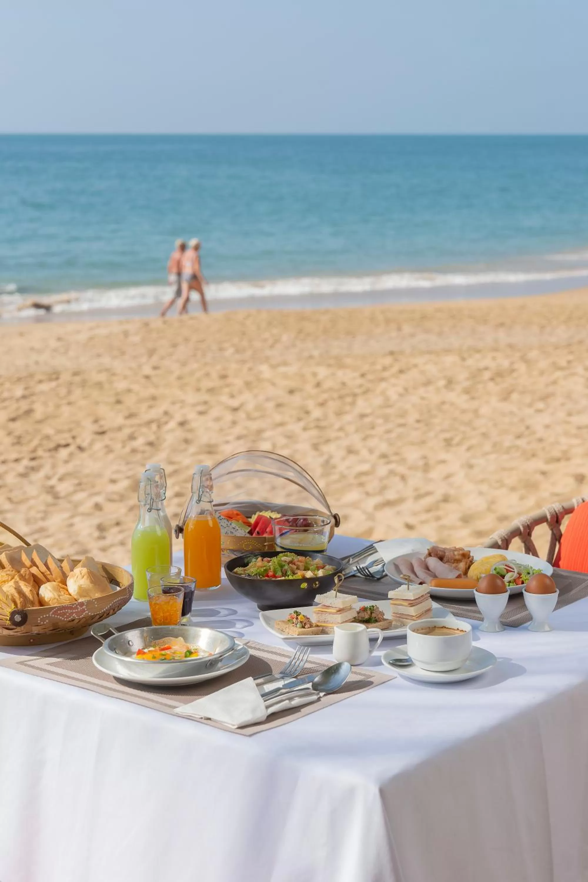 Food and drinks in Khaolak Wanaburee Resort - SHA Extra Plus