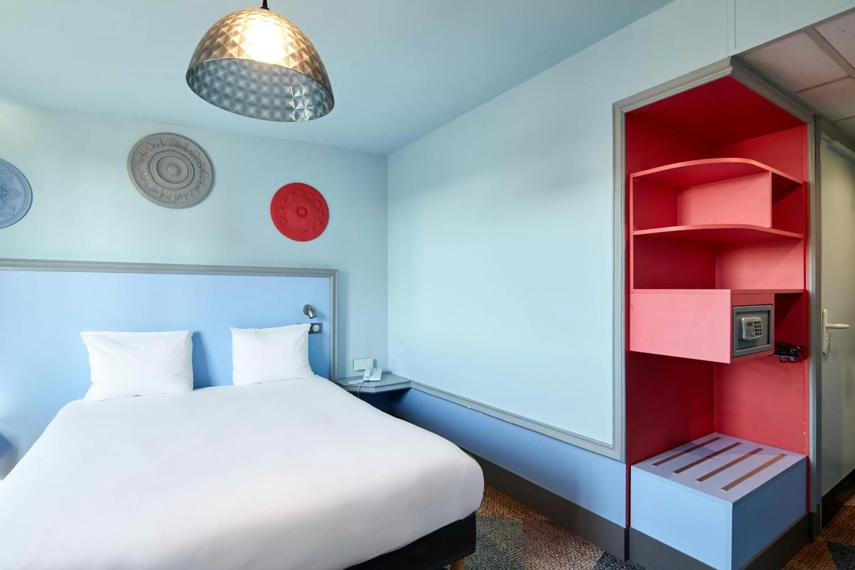 Bedroom, Bed in B&B HOTEL Saint-Maur Créteil