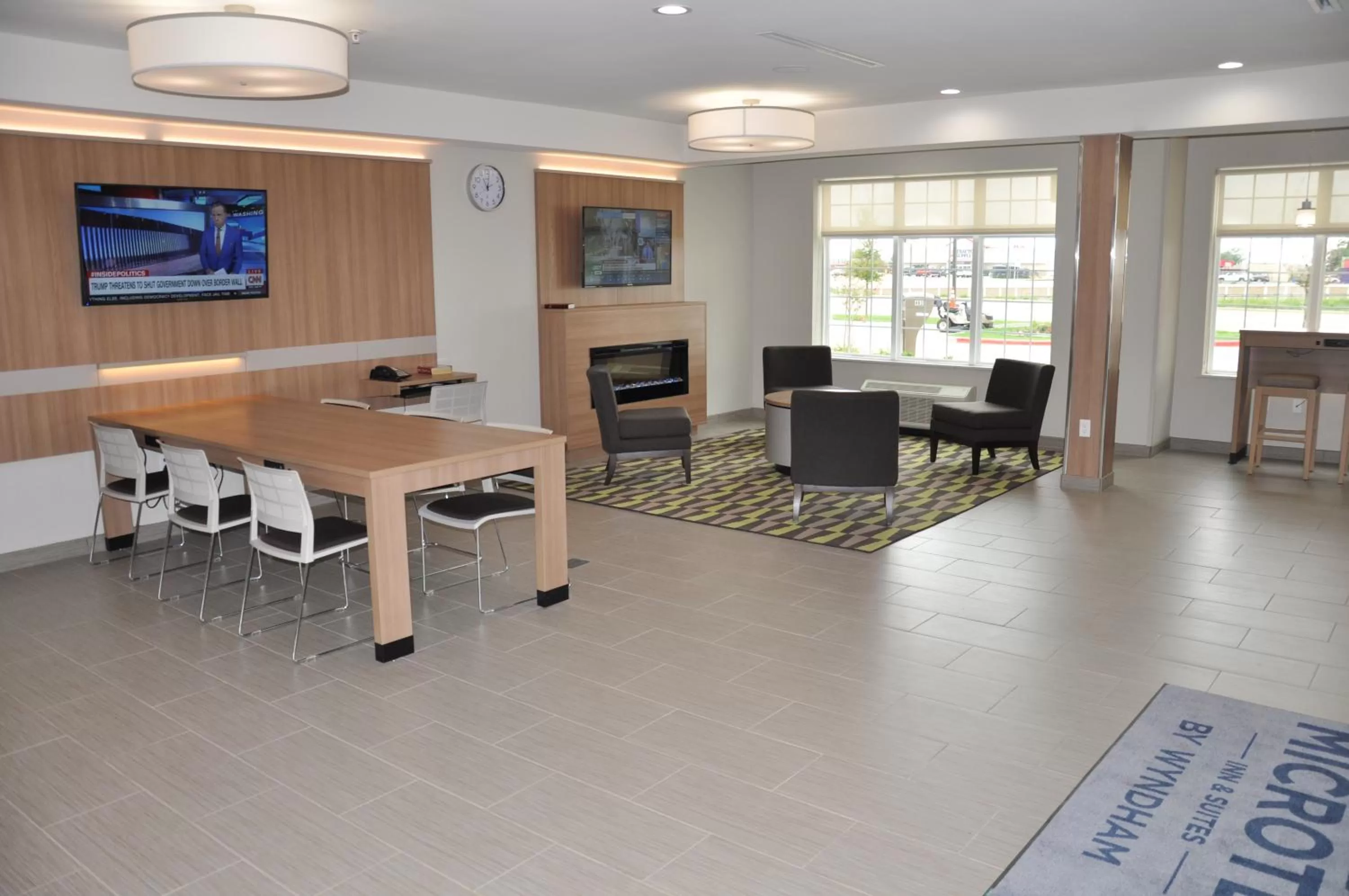 Communal lounge/ TV room in Microtel Inn & Suites by Wyndham Lubbock