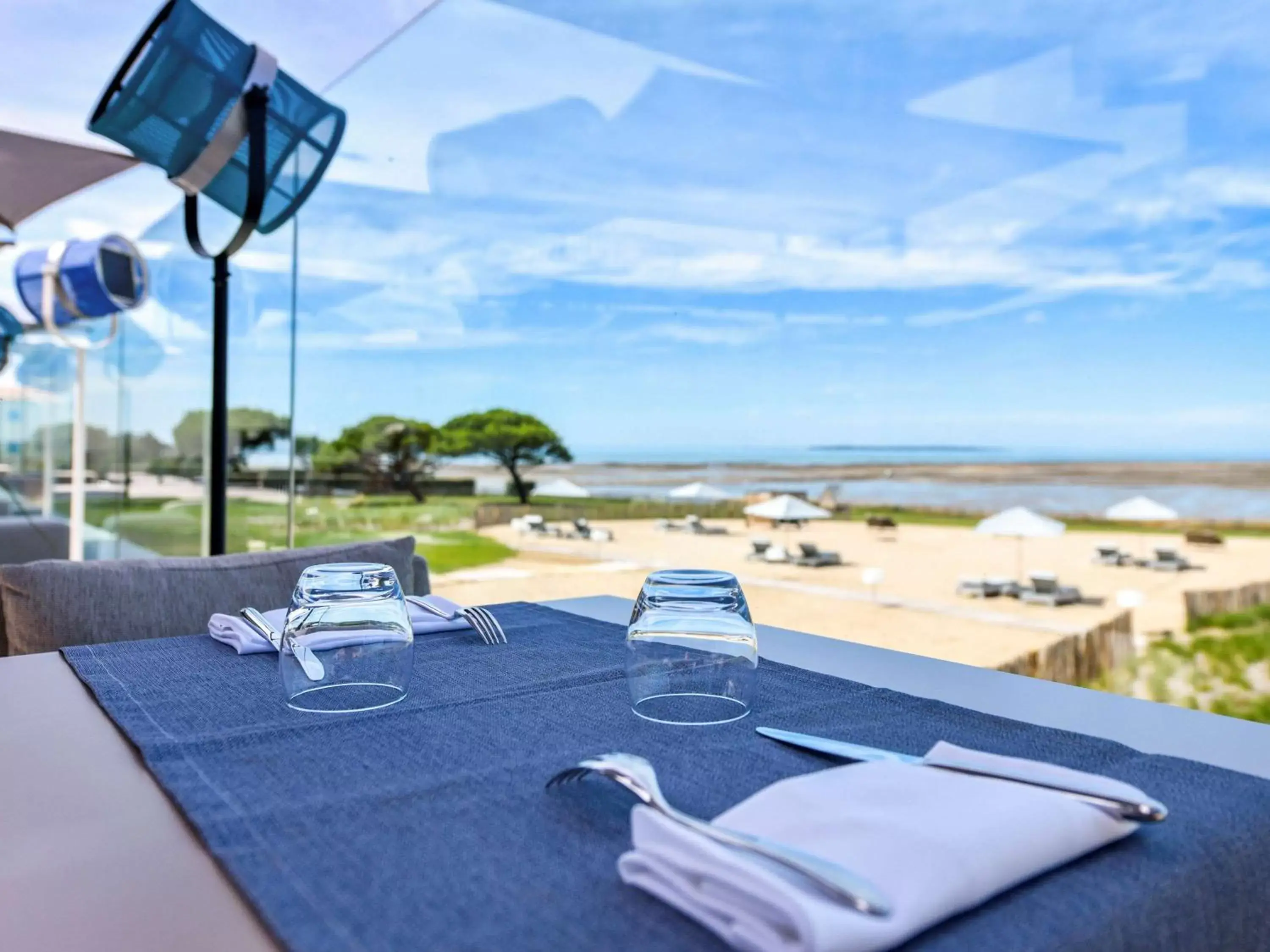 Restaurant/places to eat in La Grande Terrasse Hotel&Spa La Rochelle MGallery Hotel Collection