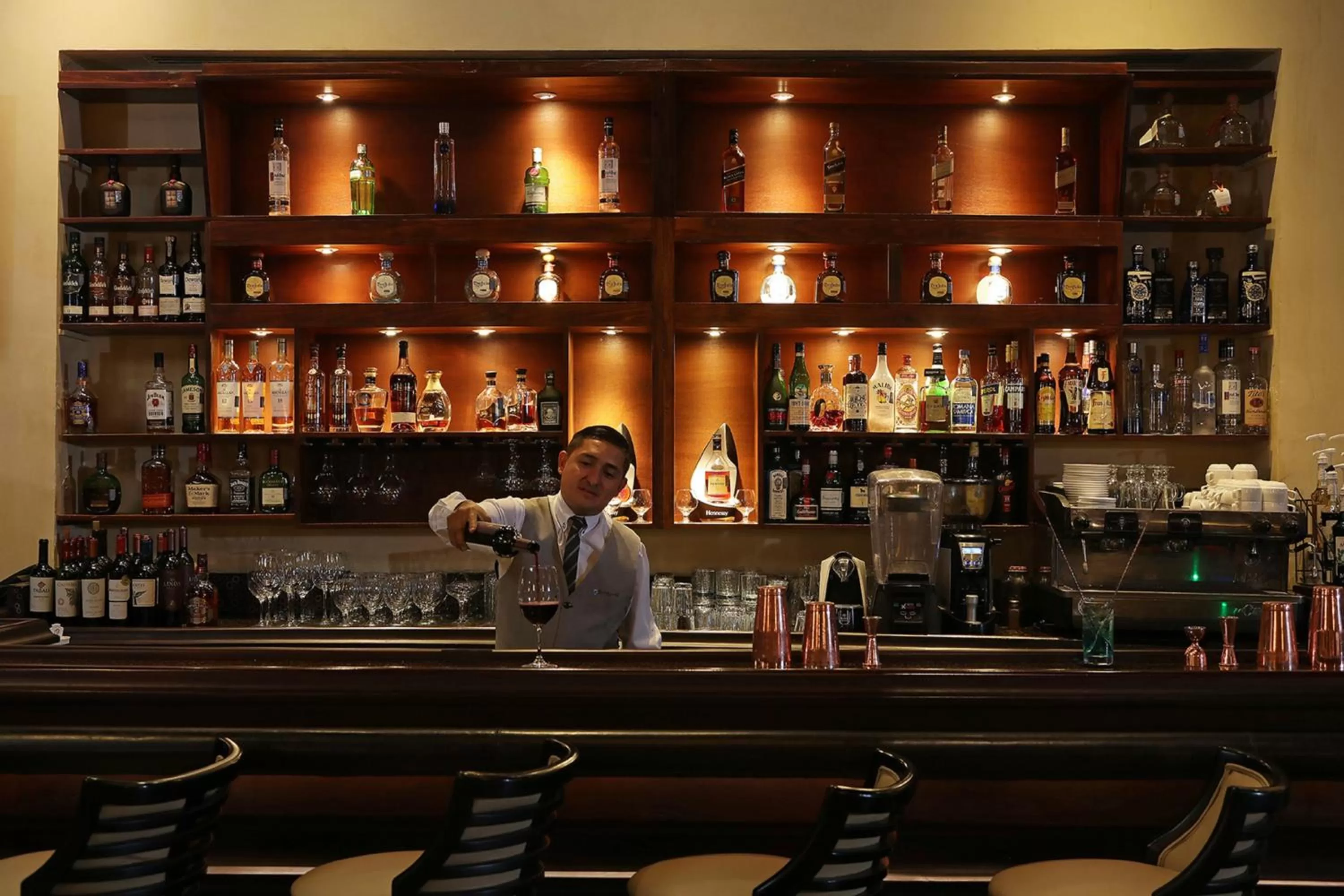 Lounge or bar in InterContinental Costa Rica at Multiplaza Mall by IHG