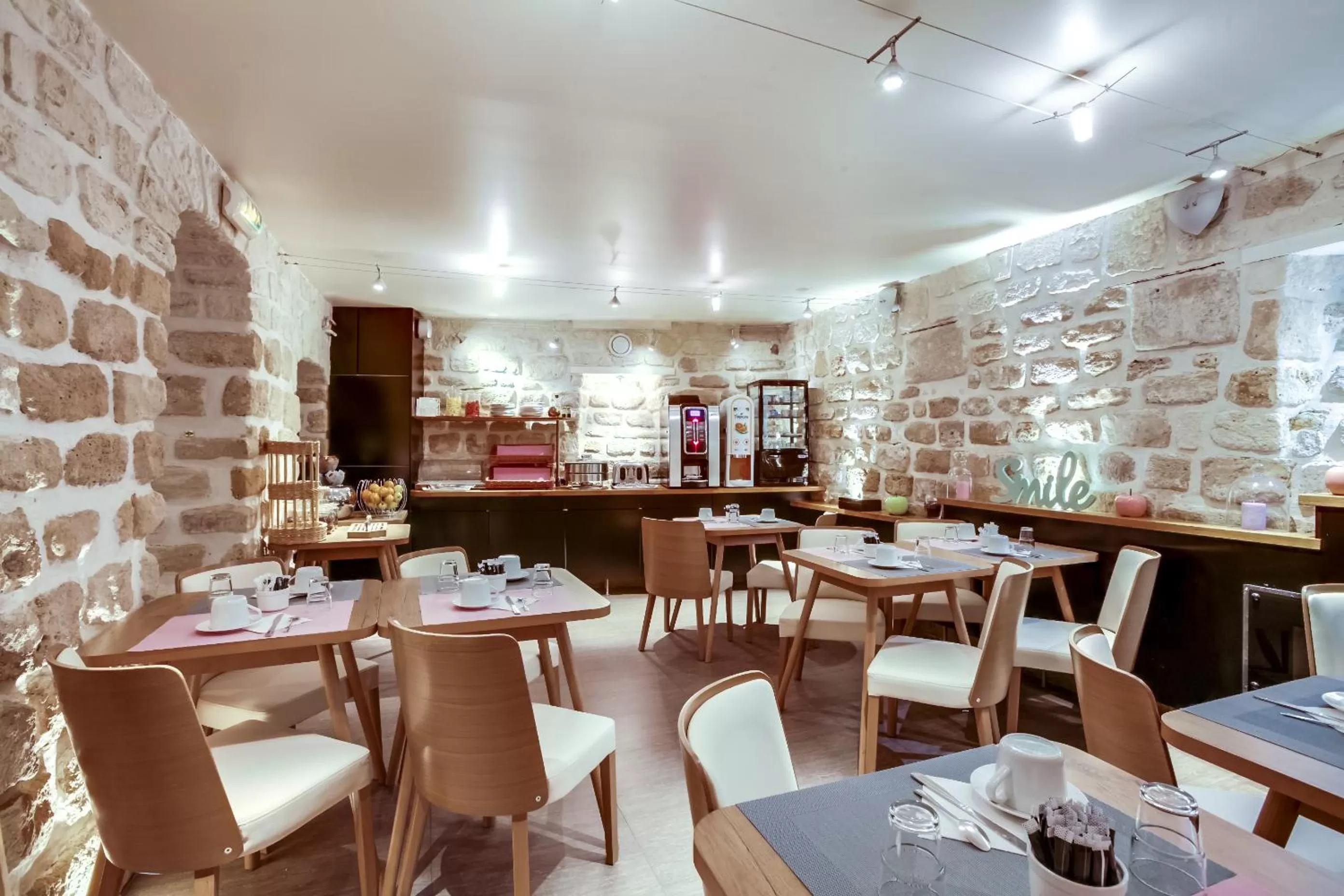 Restaurant/places to eat in Hôtel de Bellevue Paris Gare du Nord