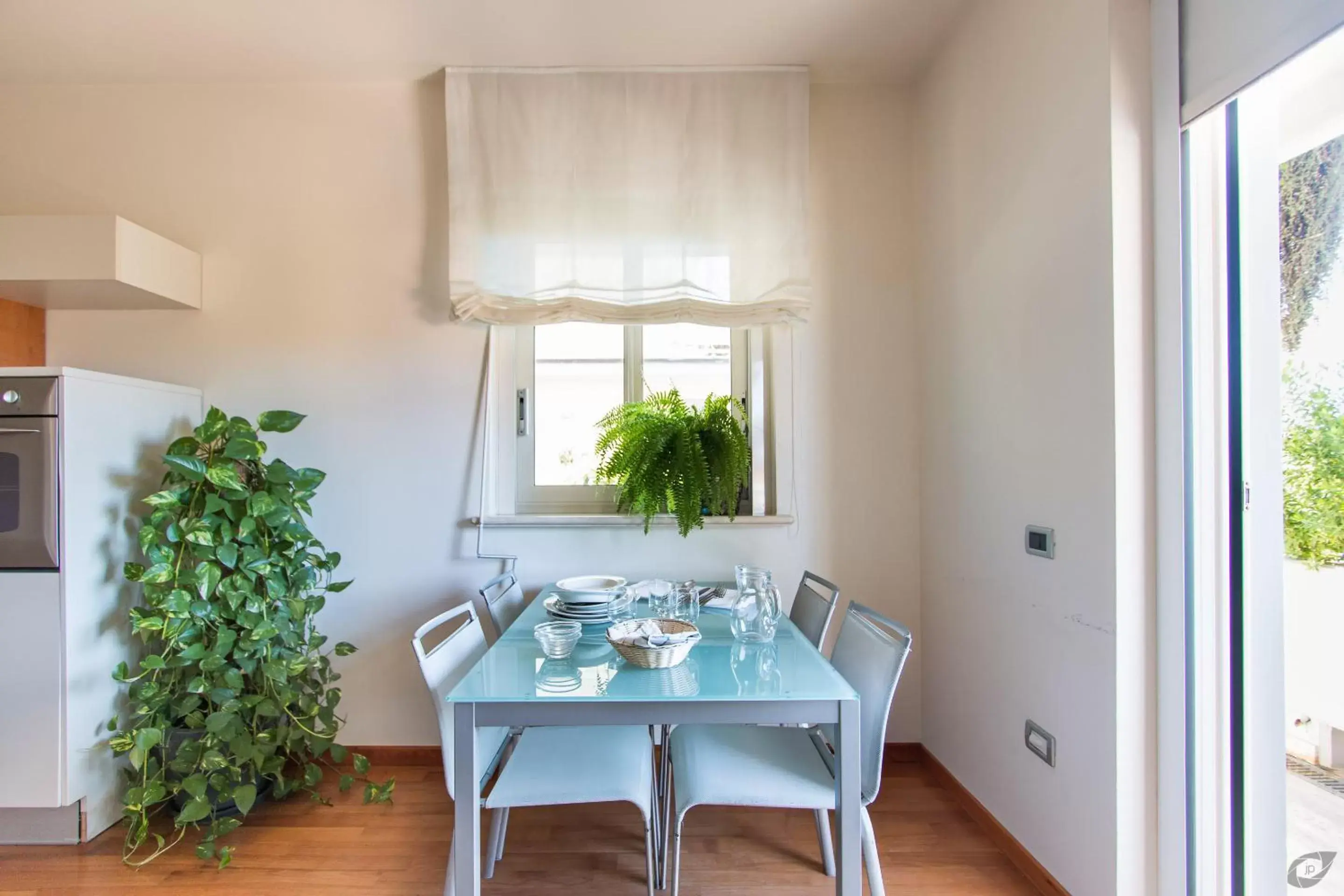 Dining Area in Verdeluna ApartHotel