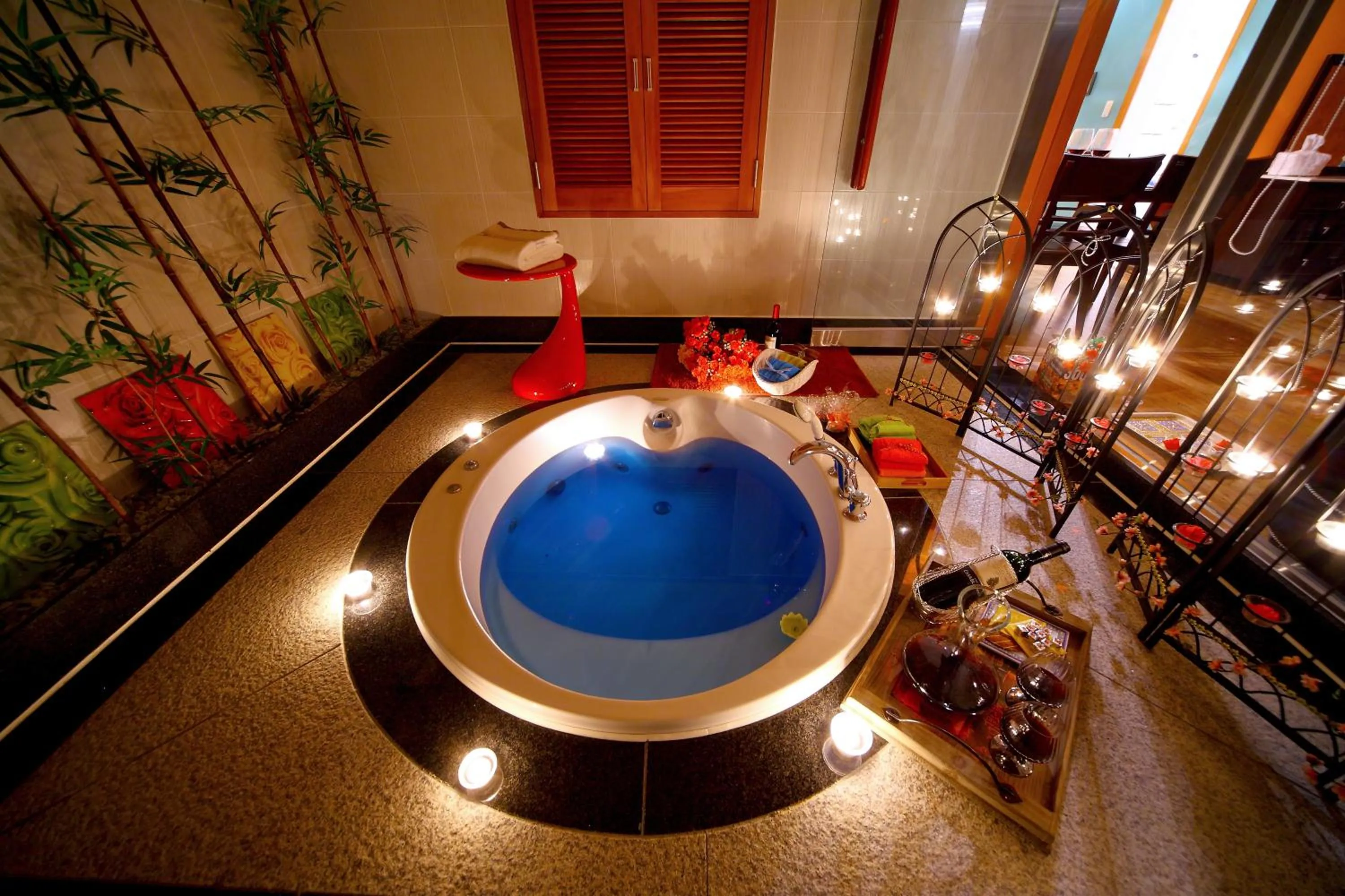 Hot Tub in Casa Seorak Bed and Breakfast