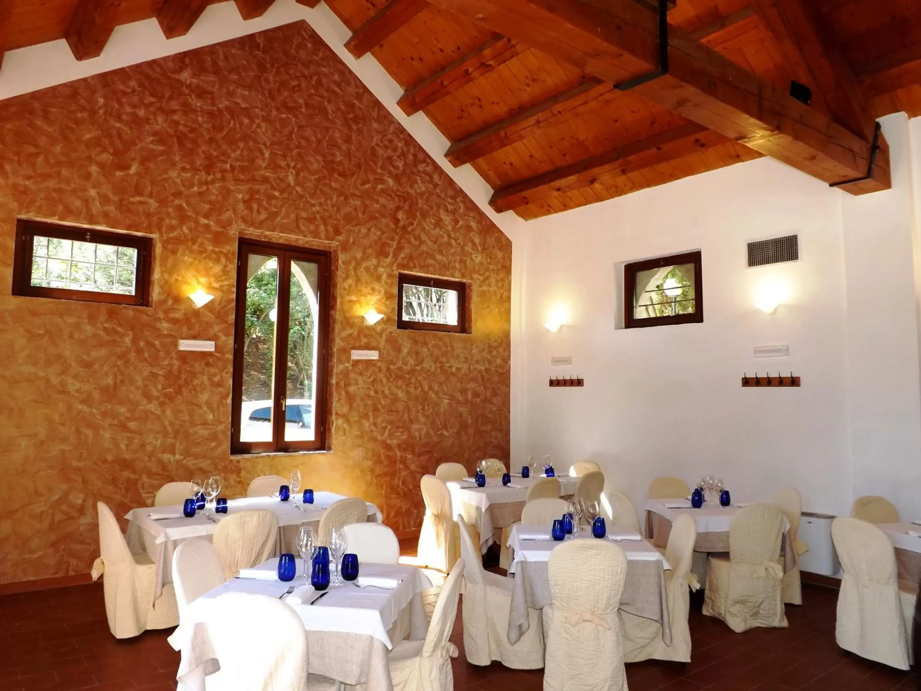 Decorative detail, Restaurant/Places to Eat in Tenuta Villa Colle Sereno