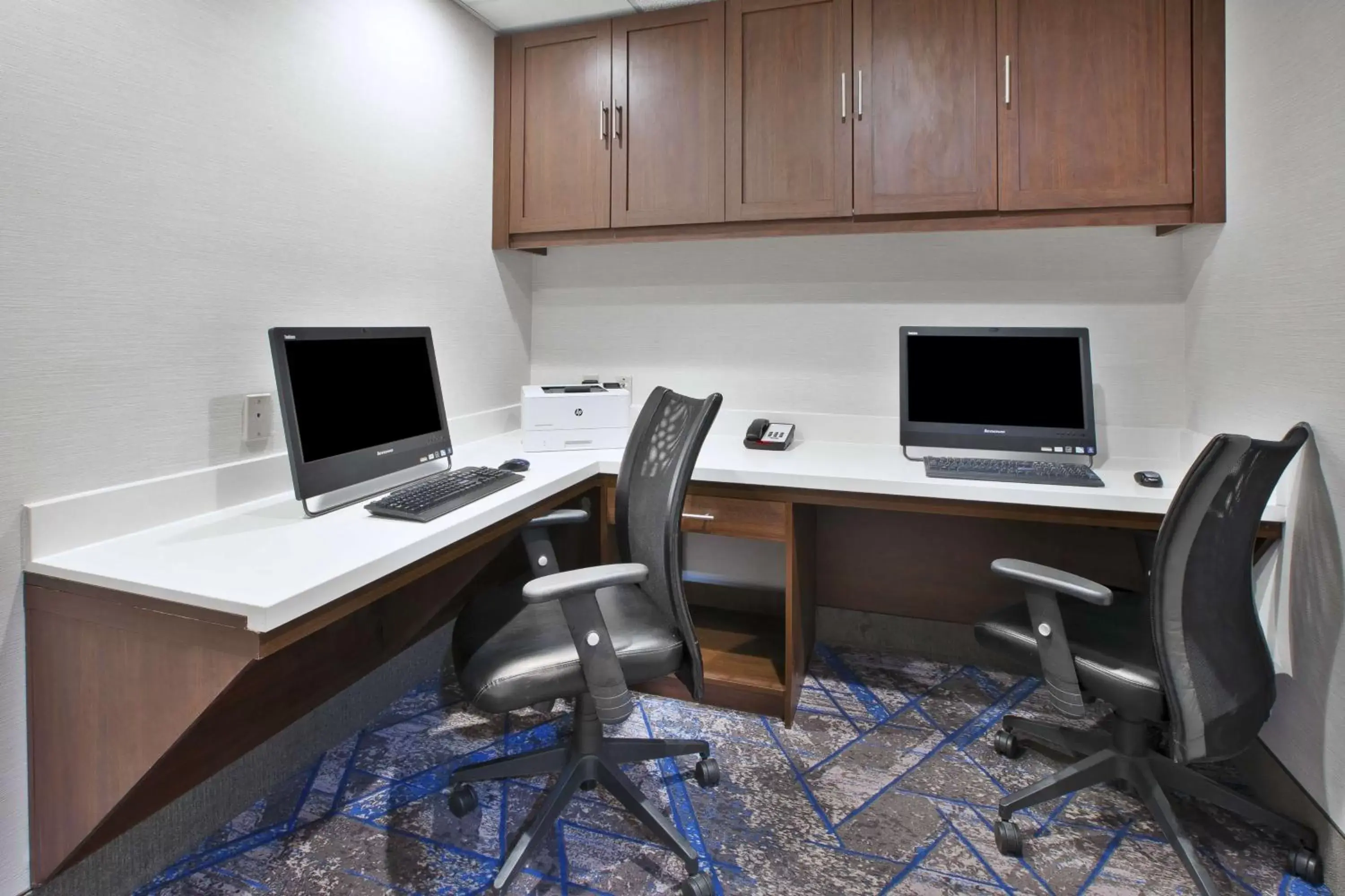 Business facilities in Hampton Inn & Suites Springboro