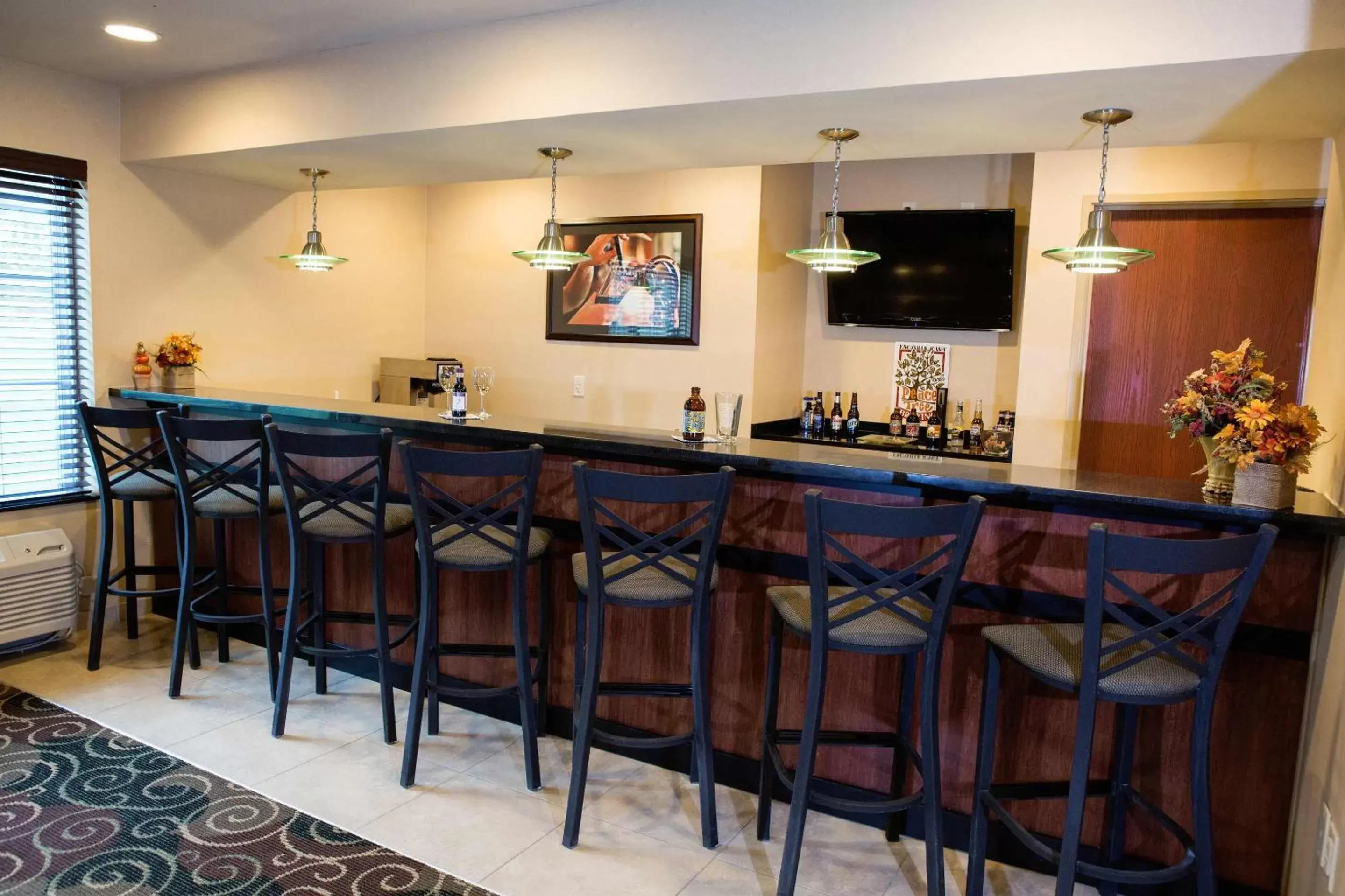 Lounge or bar, Lounge/Bar in Cobblestone Hotel & Suites - Knoxville