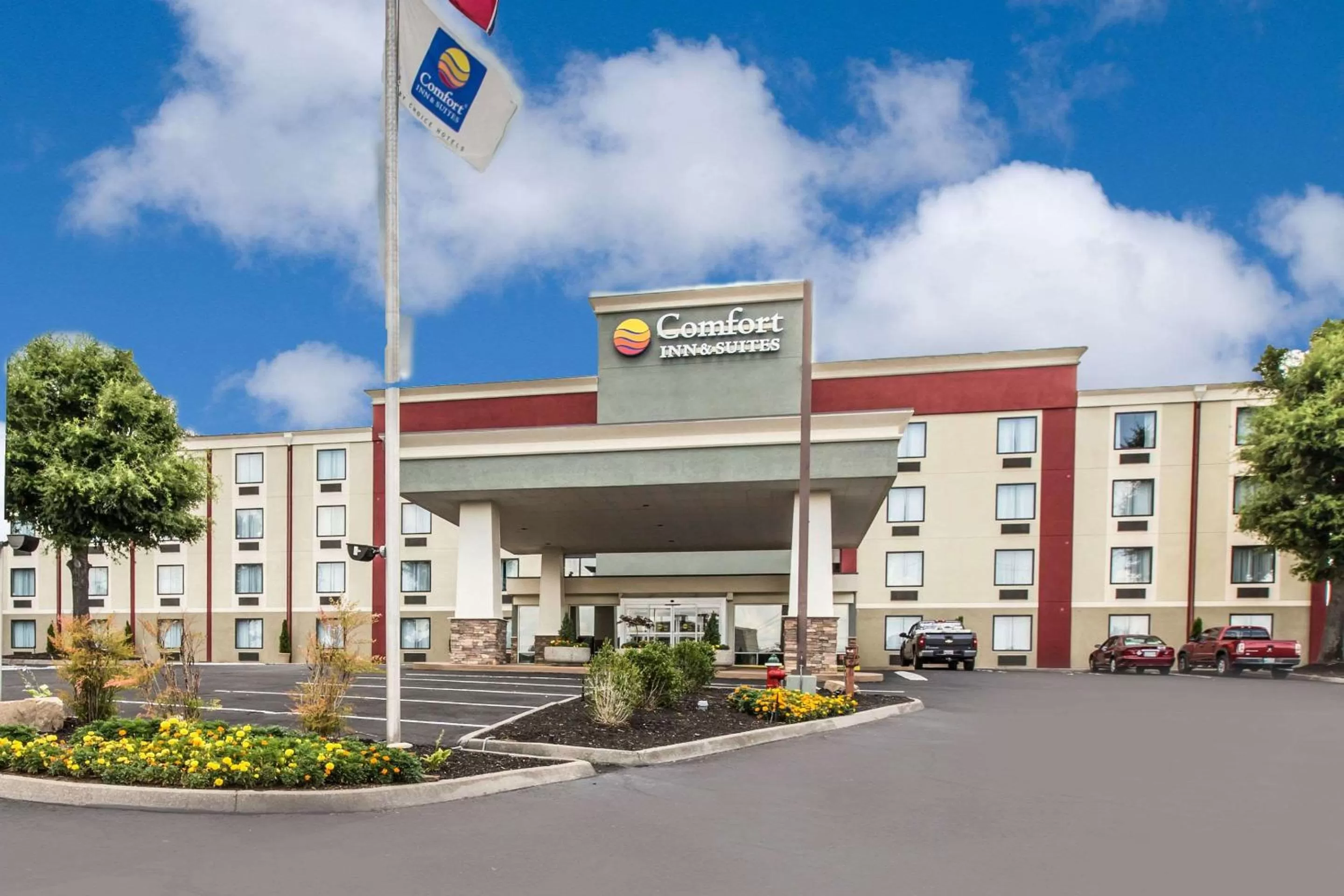 Property building in Comfort Inn & Suites Knoxville West