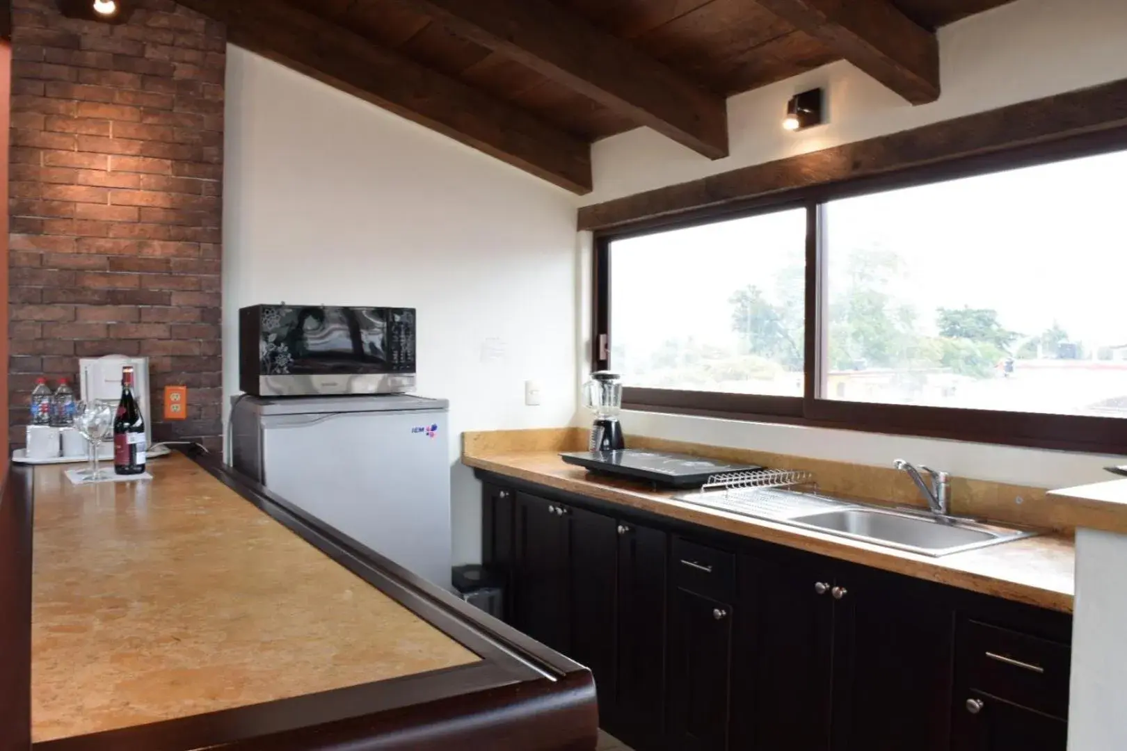 Decorative detail, Kitchen/Kitchenette in Plaza Magnolias