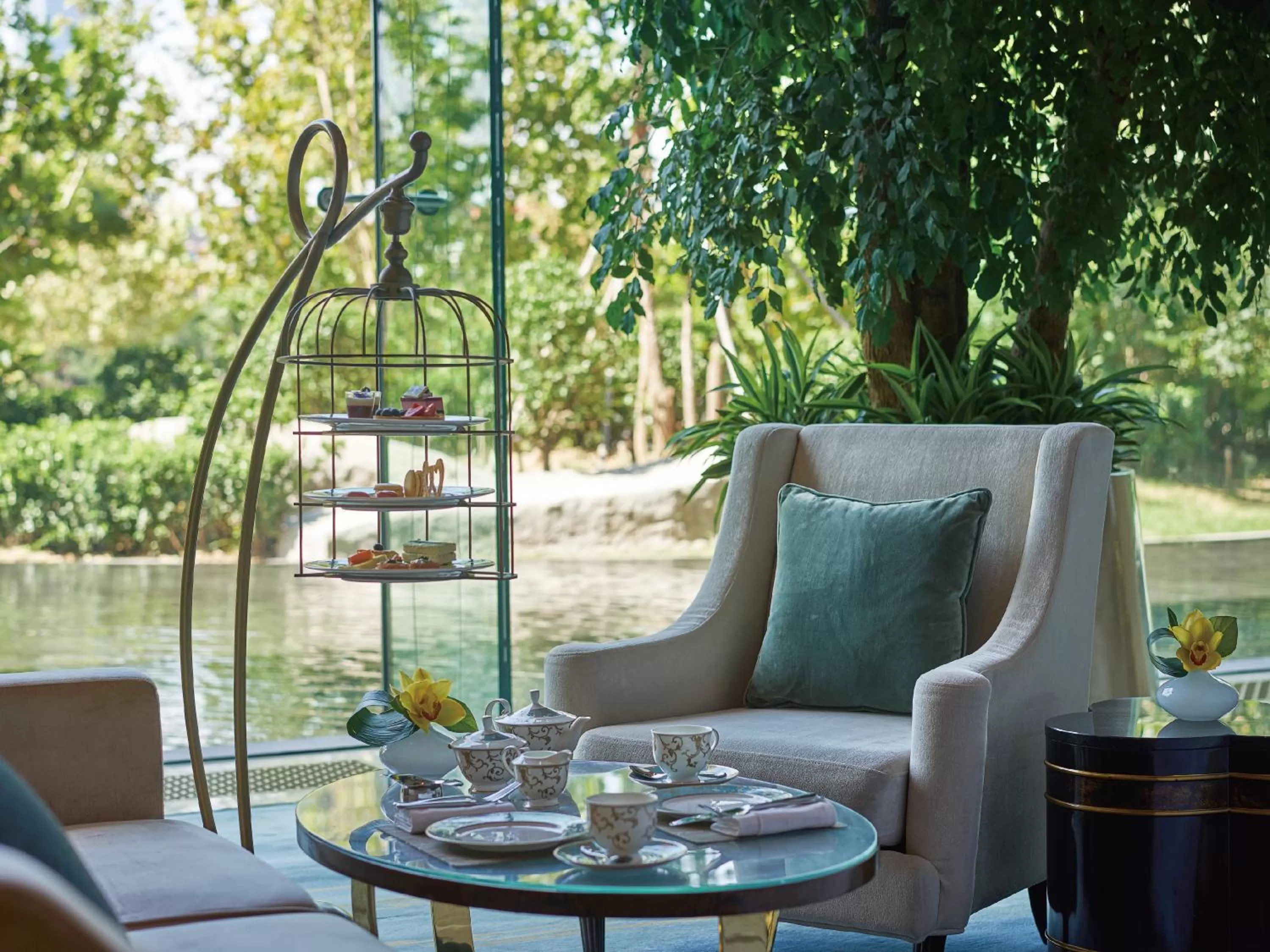 Lounge or bar in Shangri-La Tianjin