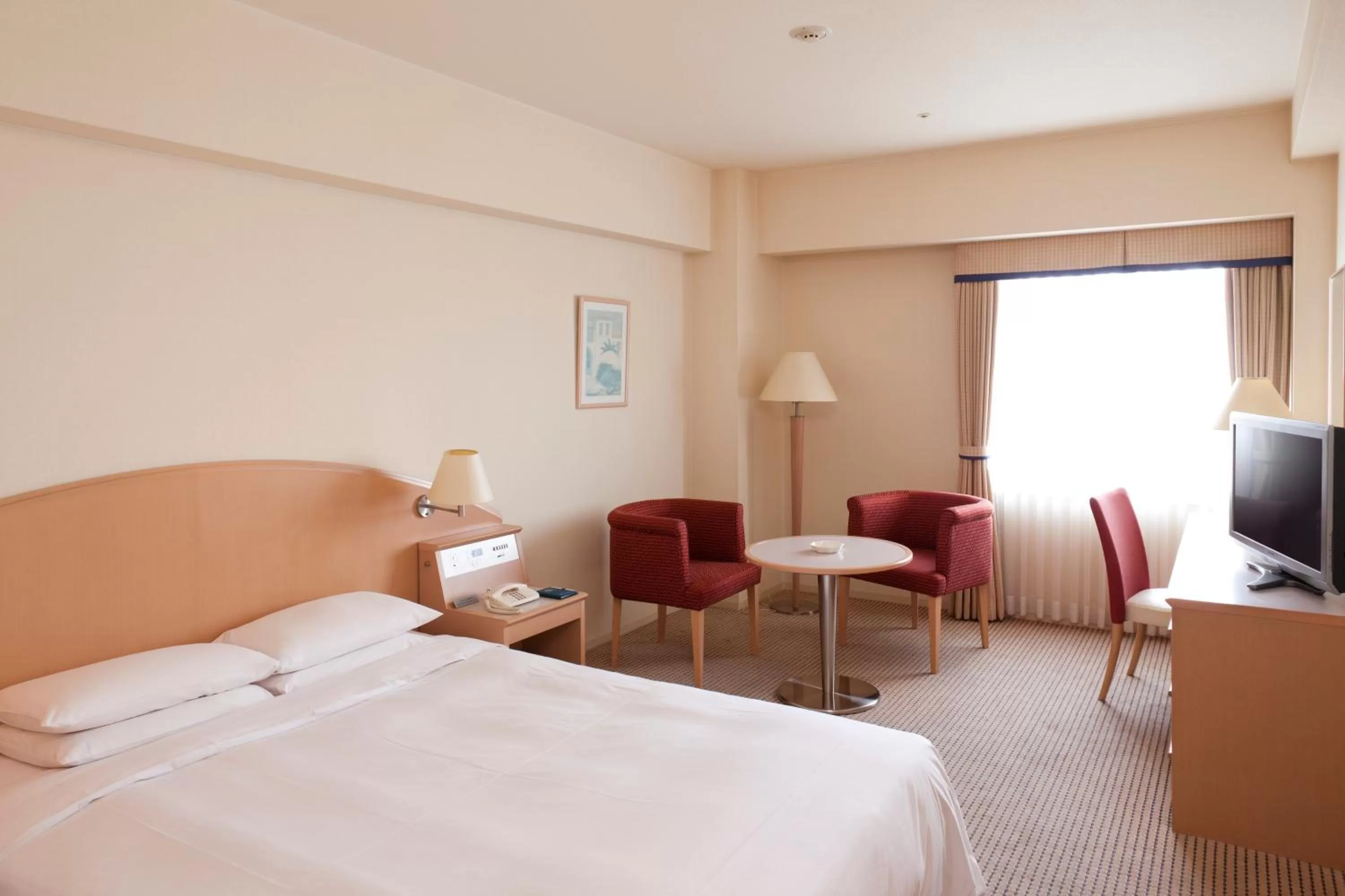 Photo of the whole room, Bed in Hotel Hewitt Koshien