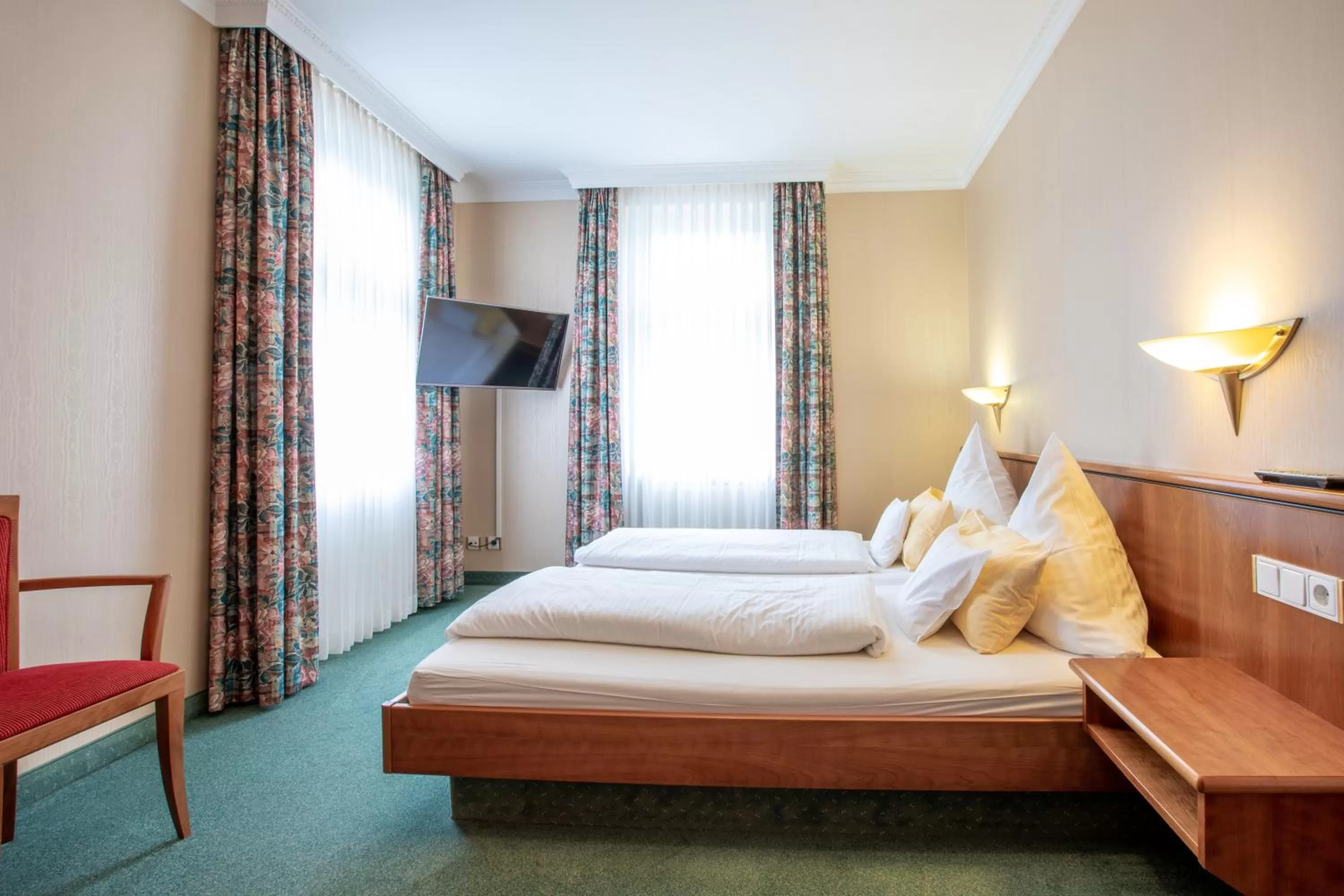 Bedroom, Bed in Aparthotel Hohenzollern