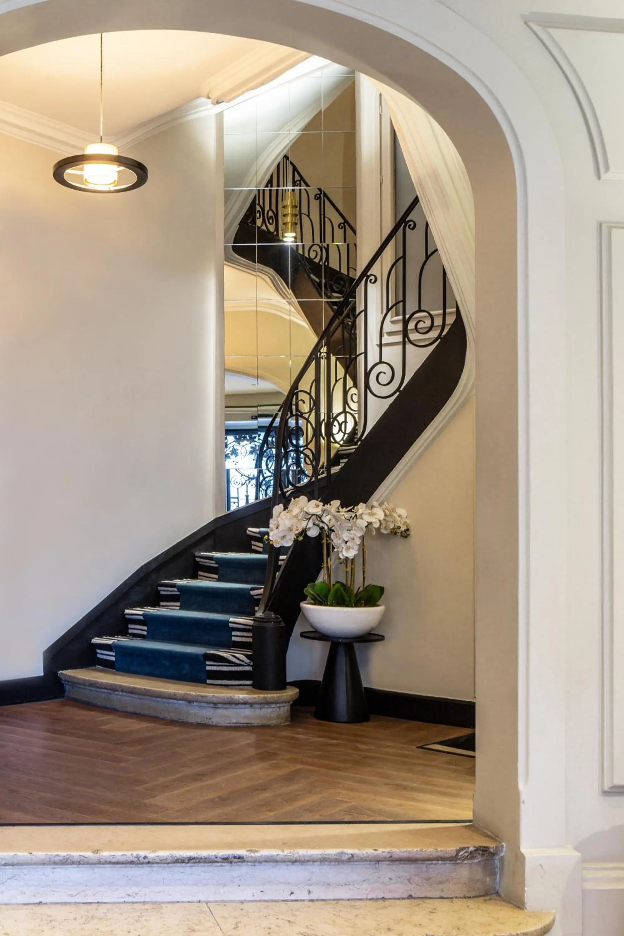 Lobby or reception in ibis Styles Paris Gare du Nord TGV