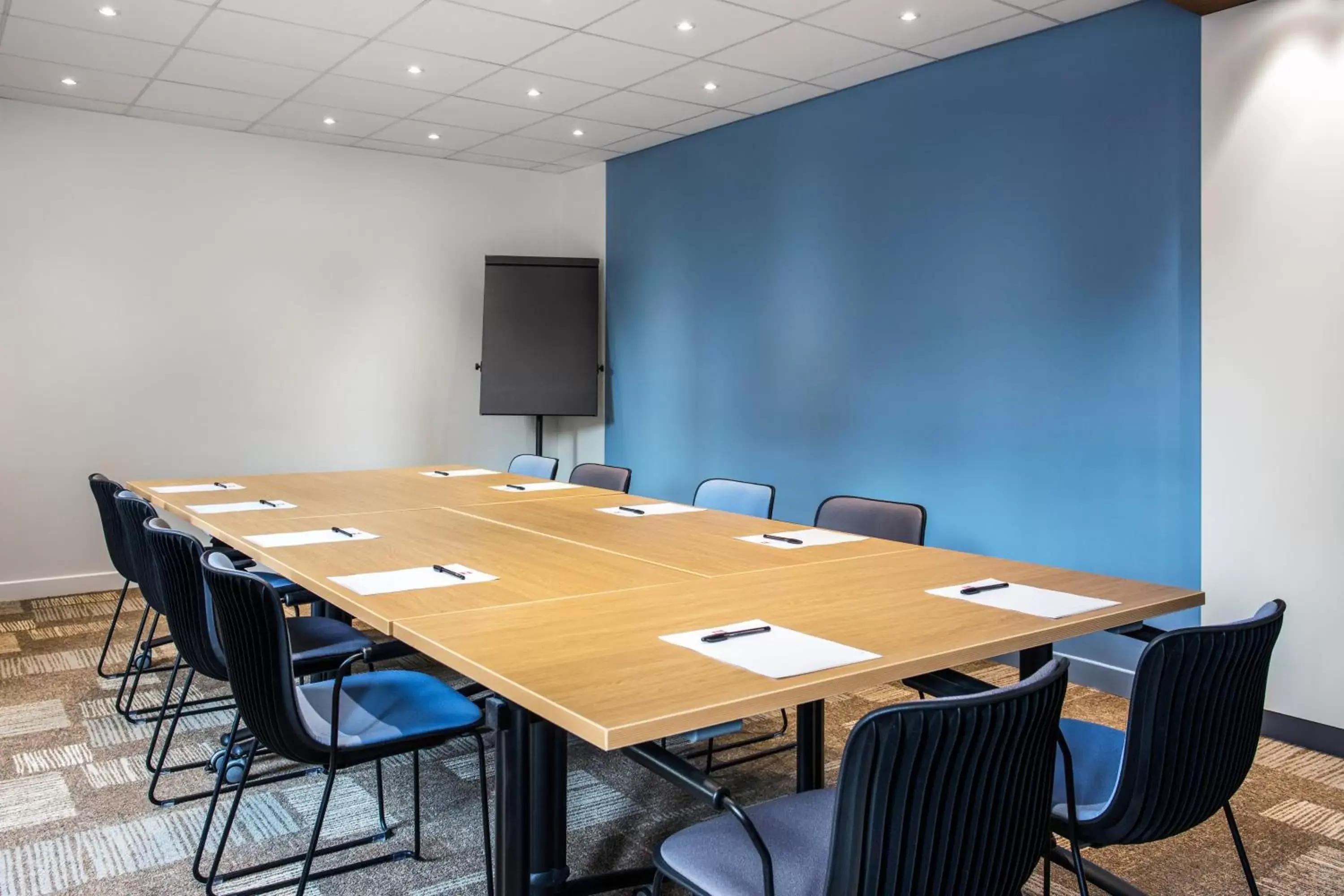 Meeting/conference room in ibis Saint-Denis Stade Ouest