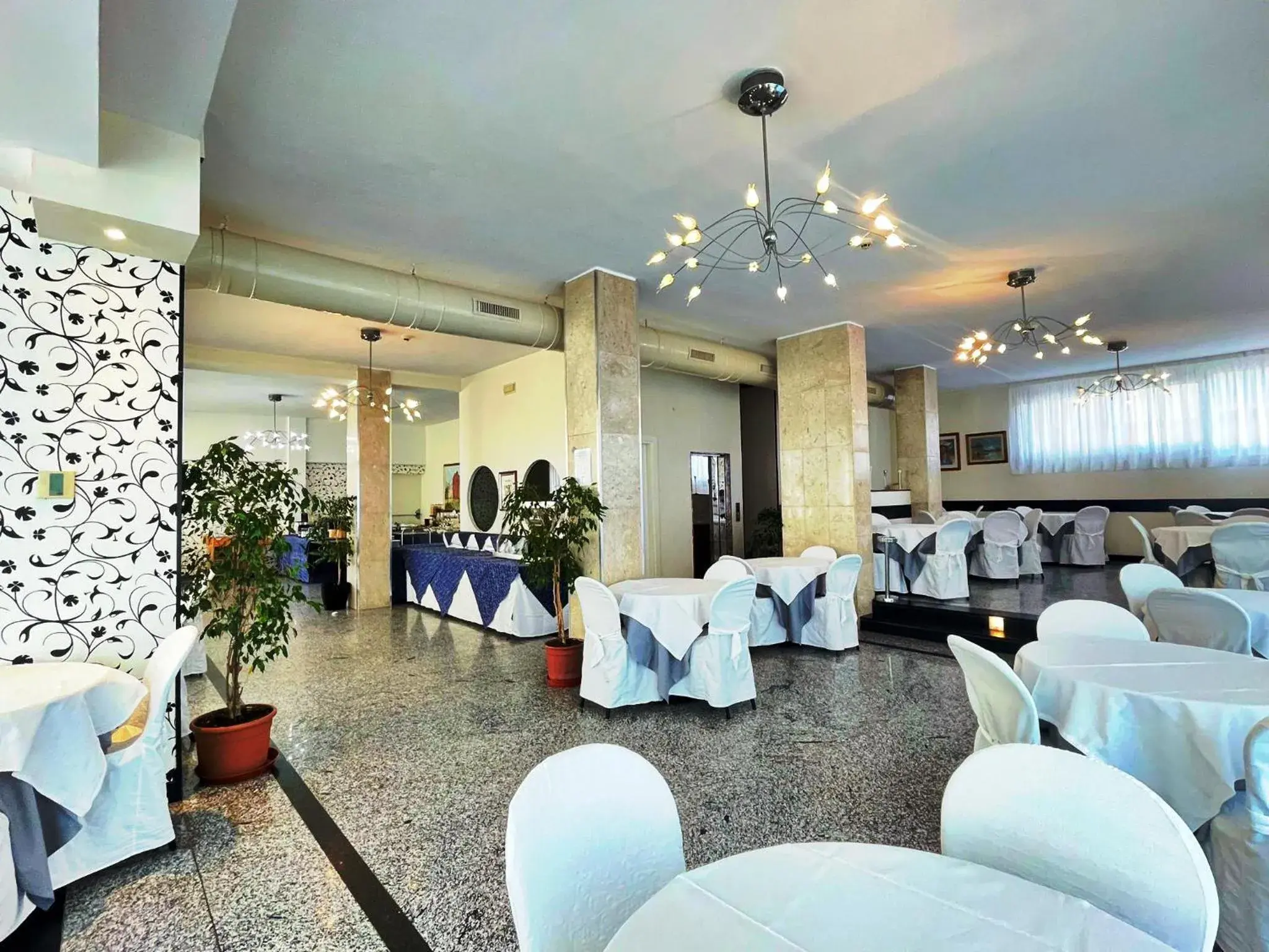 Restaurant/places to eat, Banquet Facilities in Hotel Ambra