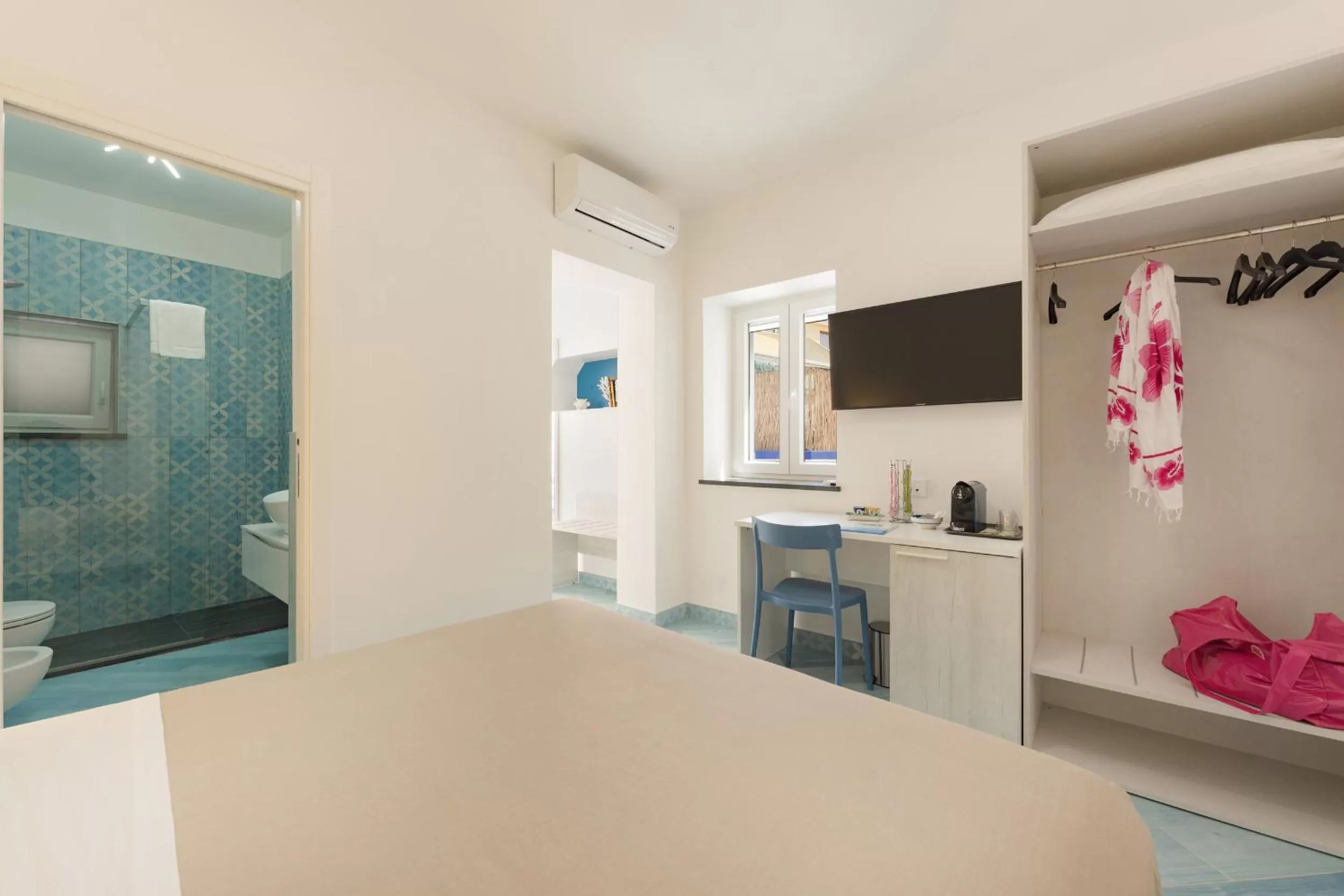 Photo of the whole room in Poseidonia Rooms