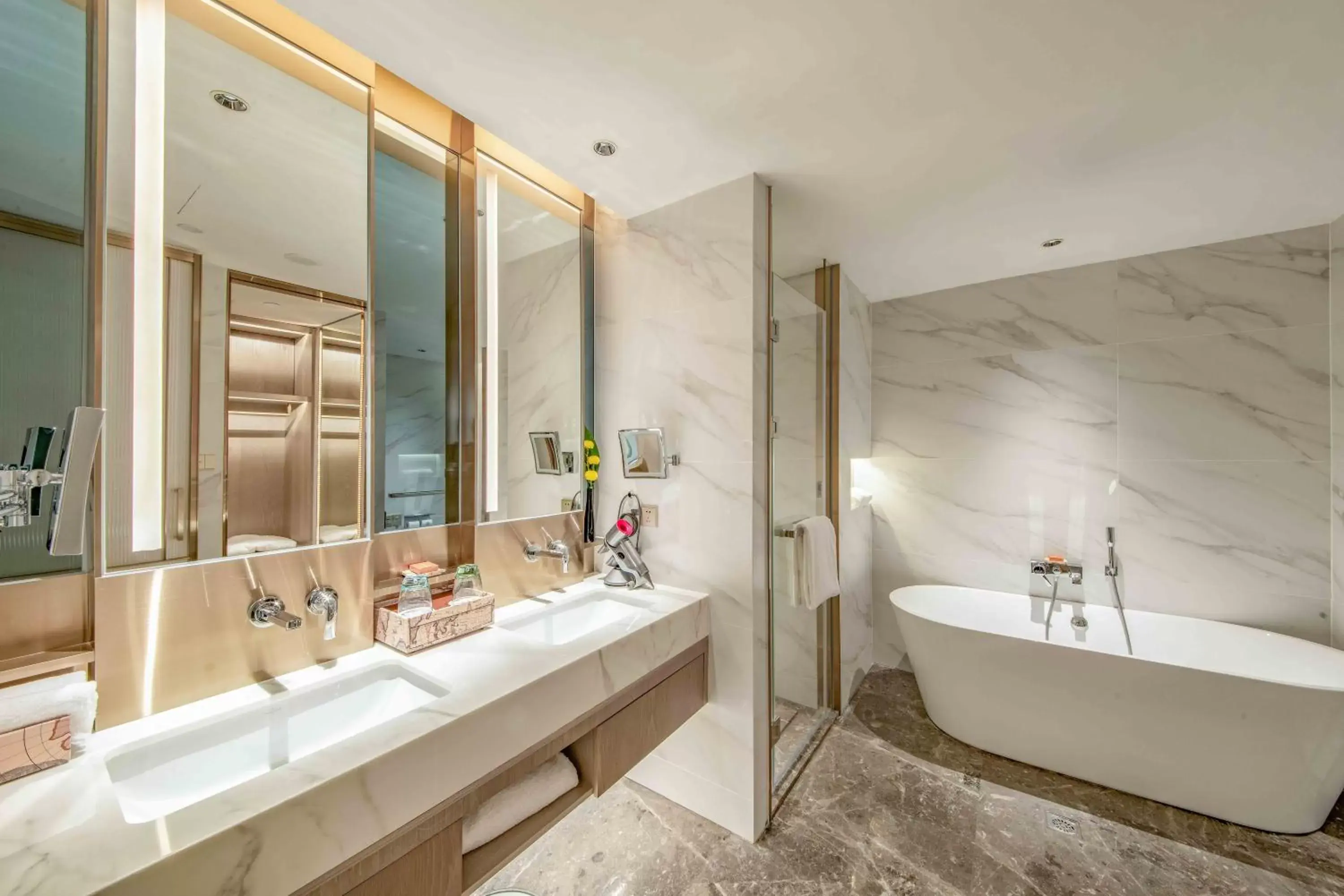 Photo of the whole room, Bathroom in Crowne Plaza Suzhou, an IHG Hotel