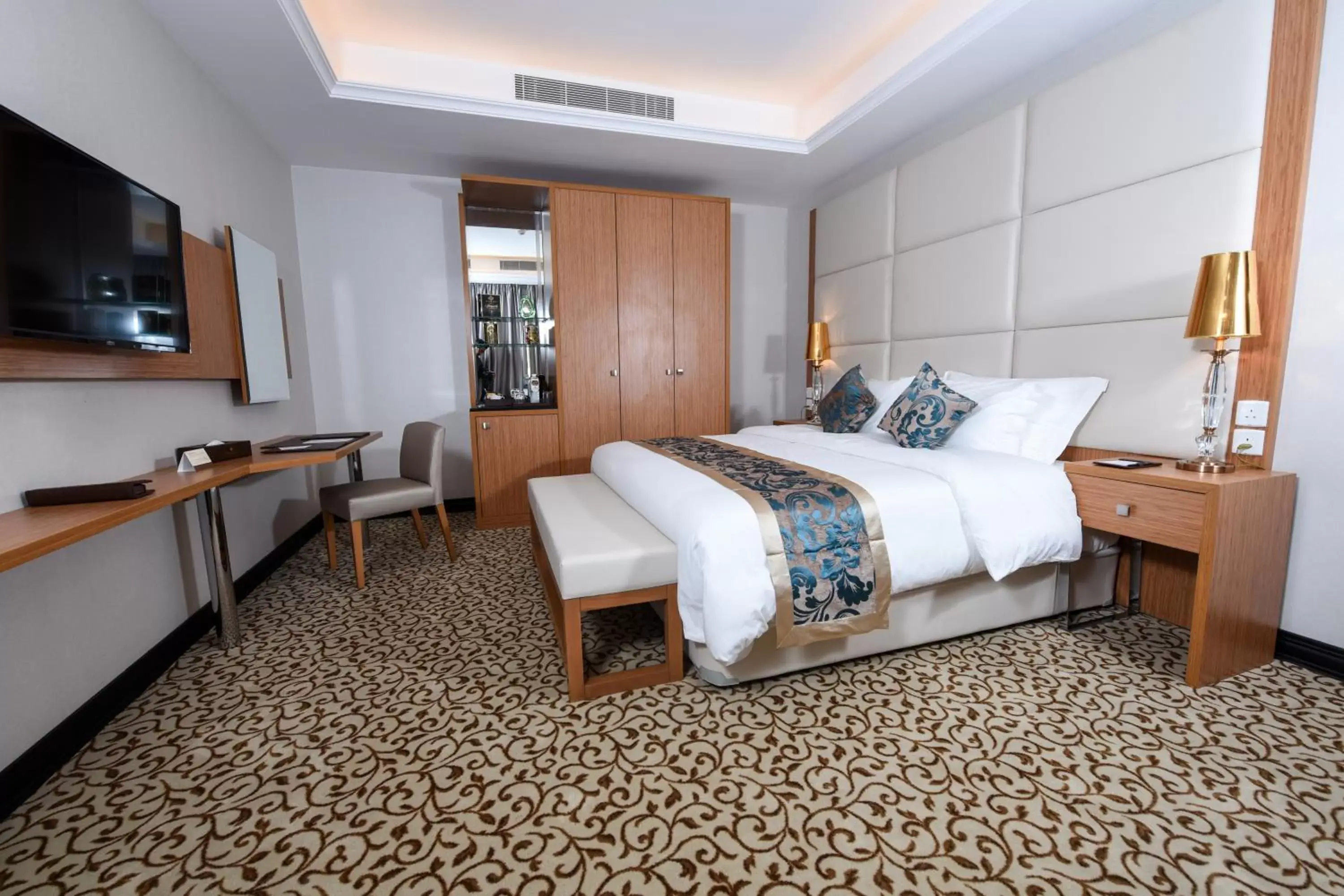 Bedroom, Bed in Grand Park Hotel