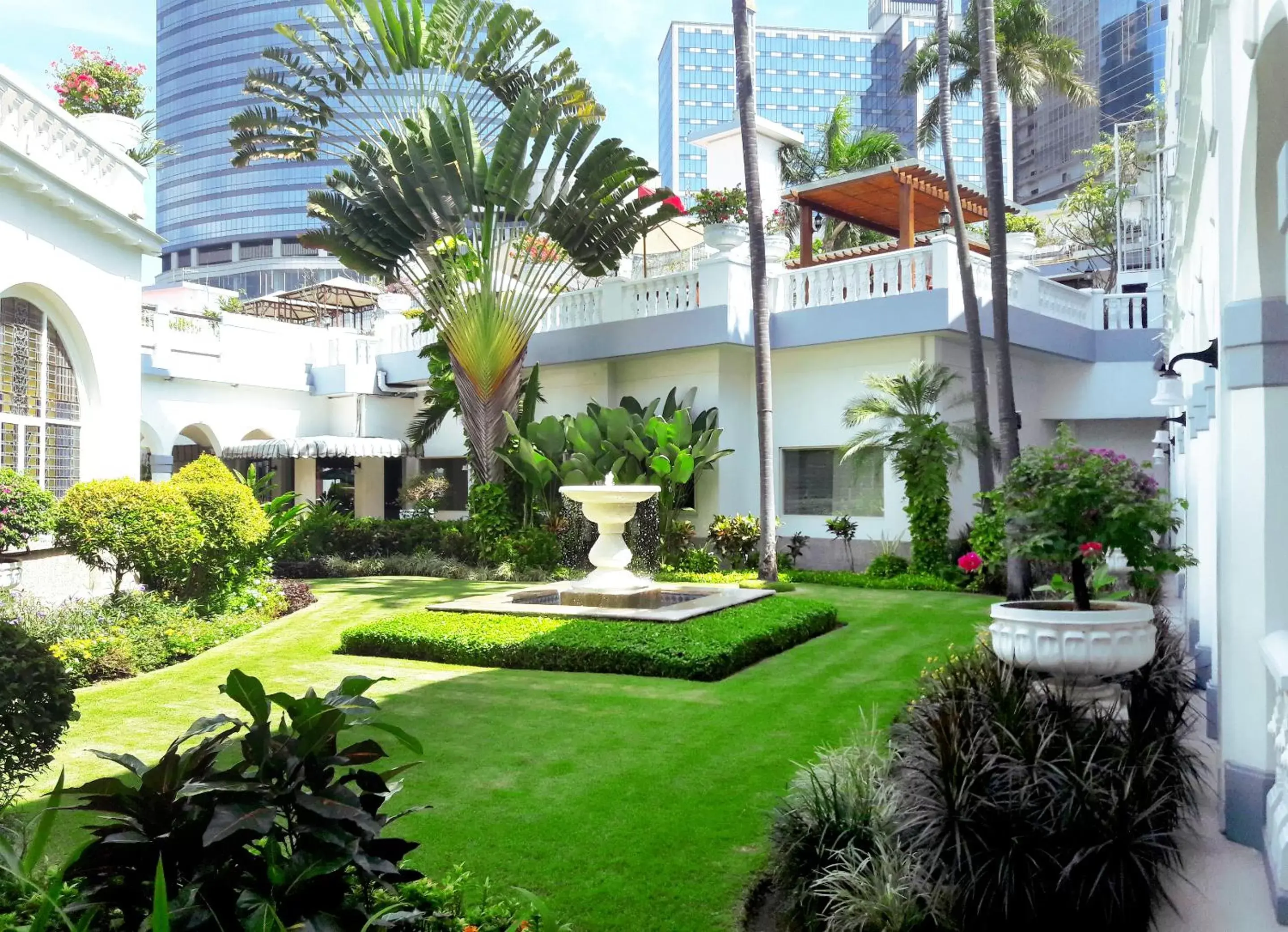 Garden in Hotel Majapahit Surabaya MGallery