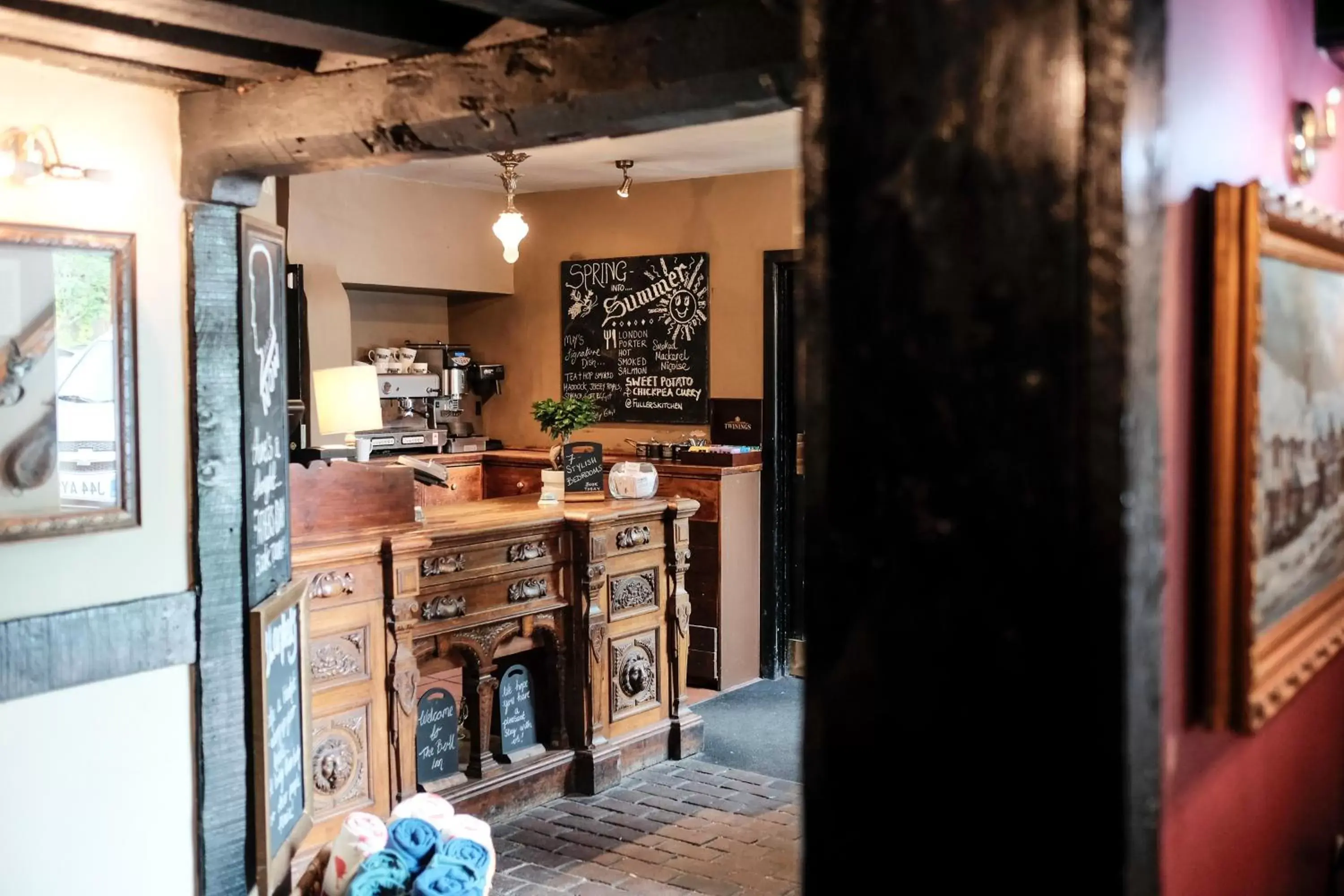 Lobby or reception, Kitchen/Kitchenette in Bull Inn