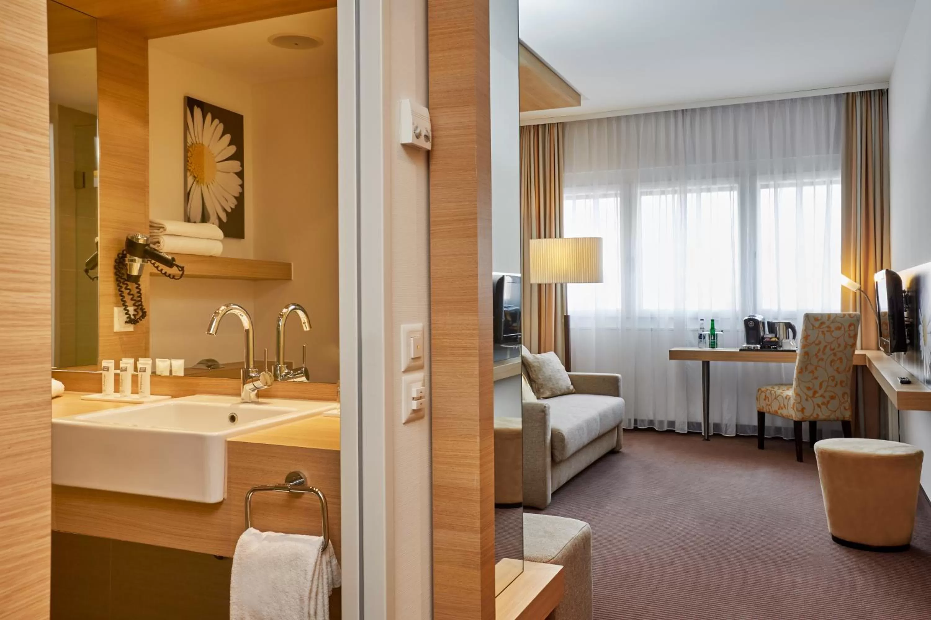 Bathroom in H+ Hotel Zürich