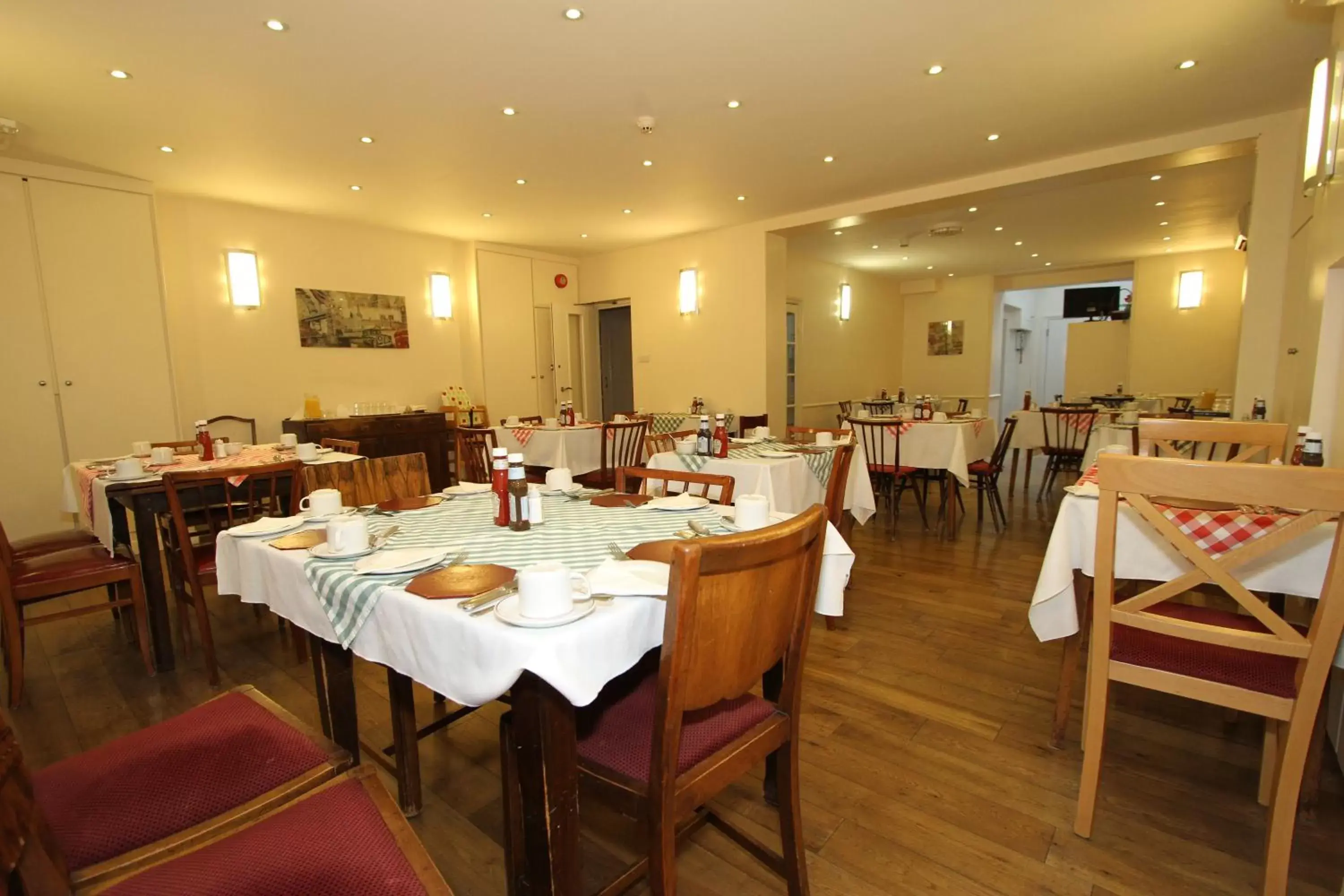 Restaurant/places to eat in Ridgemount Hotel Restaurant/places to eat in Ridgemount Hotel