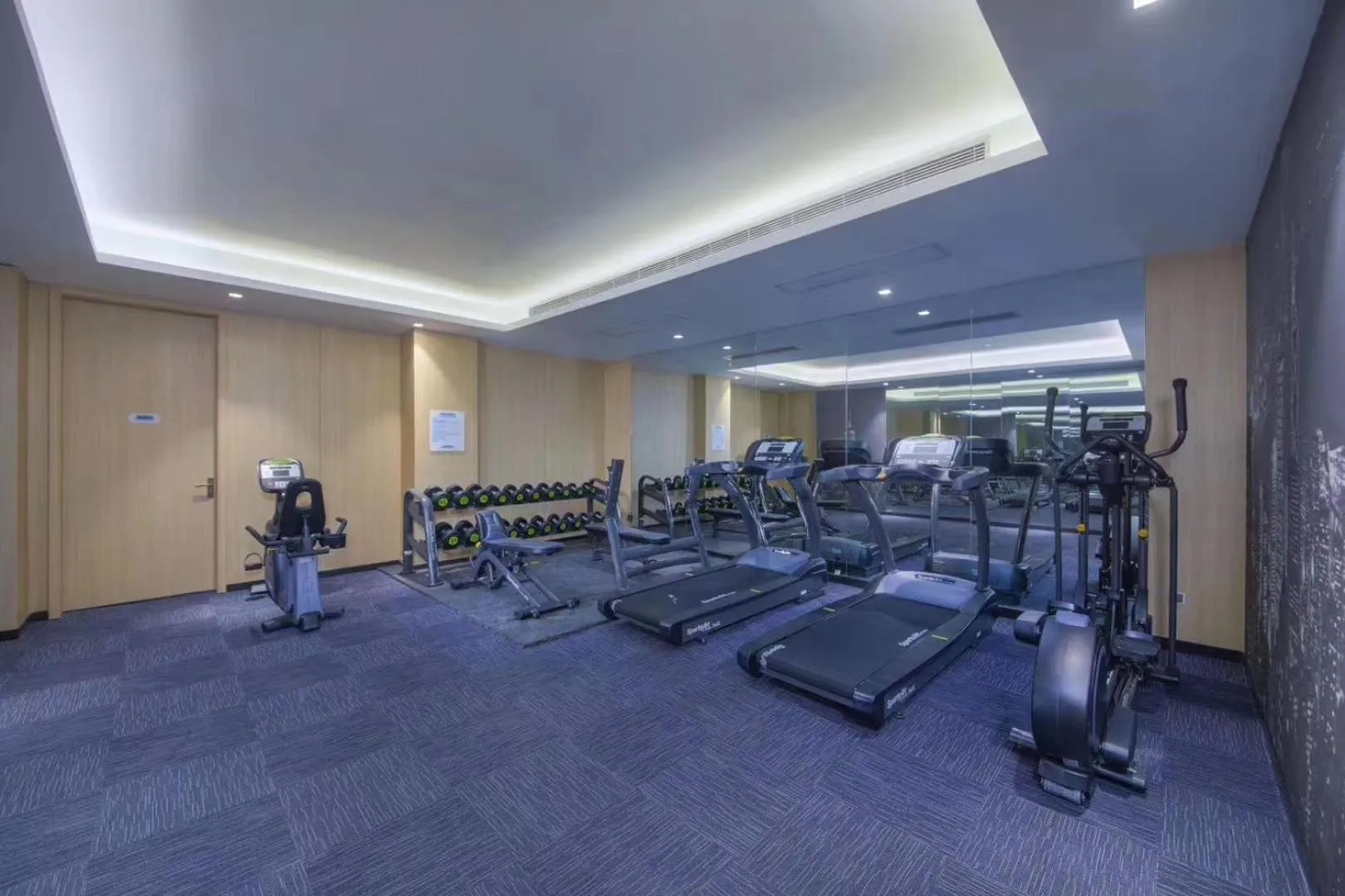 Fitness centre/facilities in Holiday Inn Express - Wuhan Optical Valley by IHG