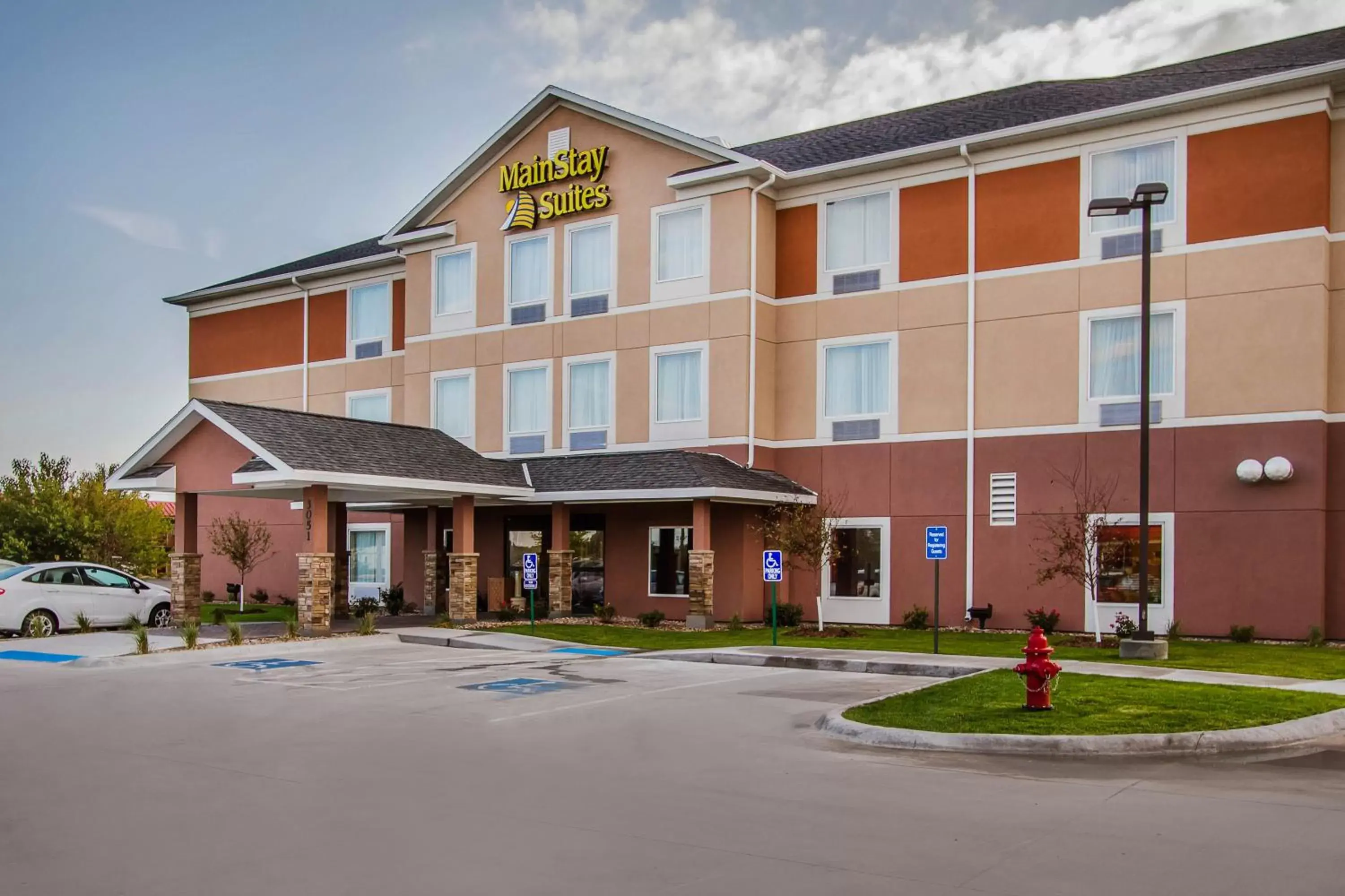 Facade/entrance, Property Building in MainStay Suites Grand Island