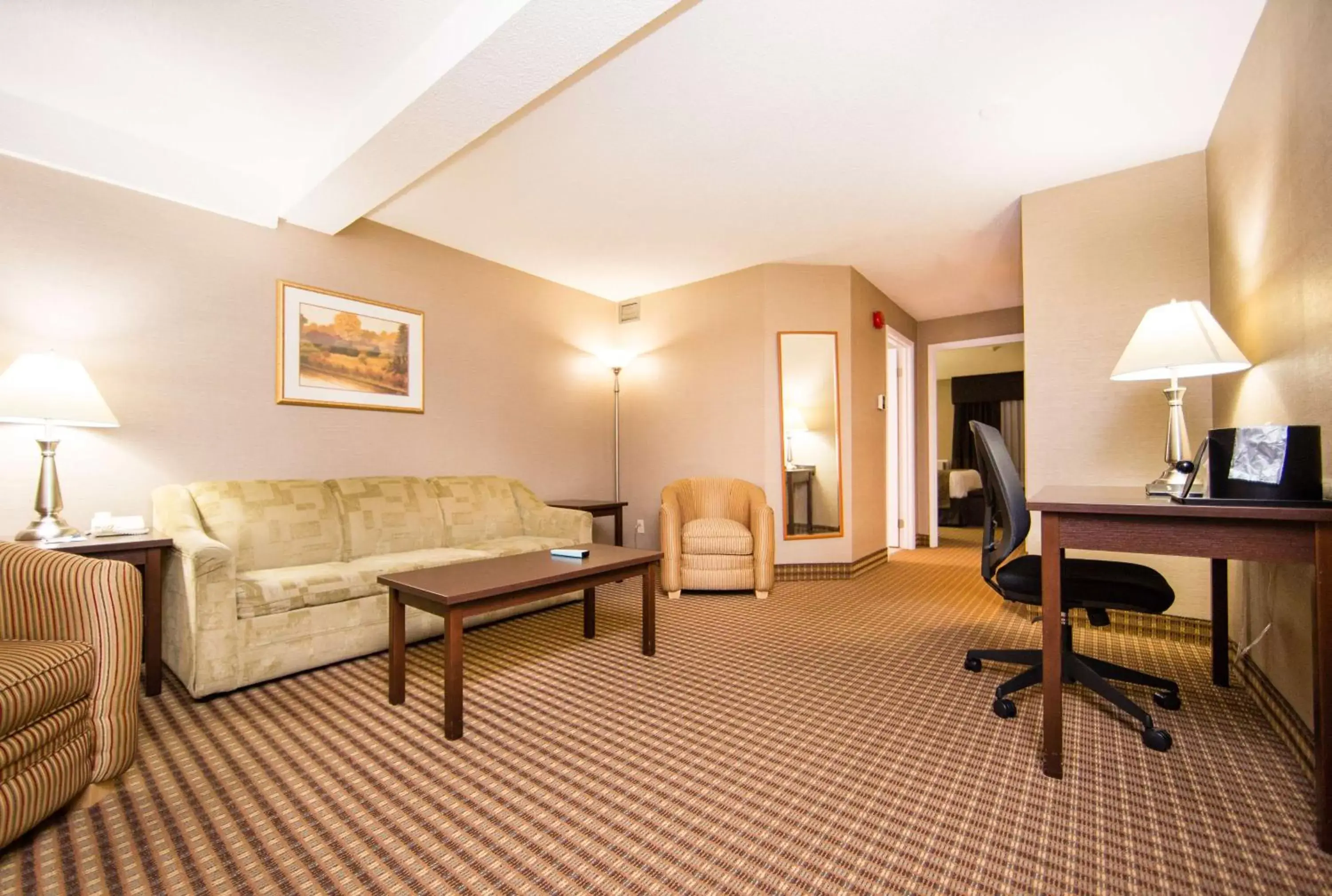 Photo of the whole room, Seating Area in Best Western Plus Ottawa Kanata Hotel and Conference Centre