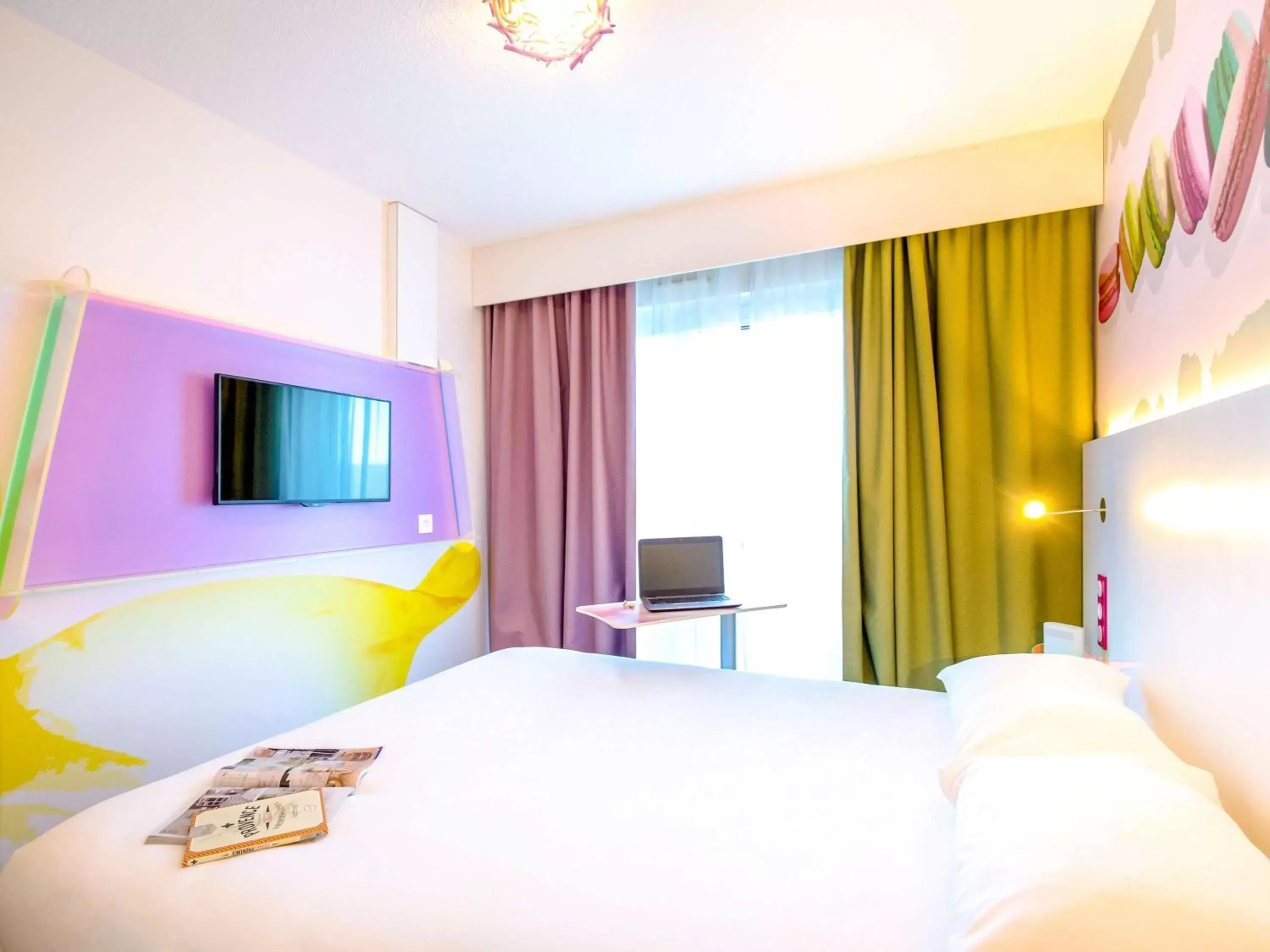 Photo of the whole room, Bed in ibis Styles Fréjus St Raphael