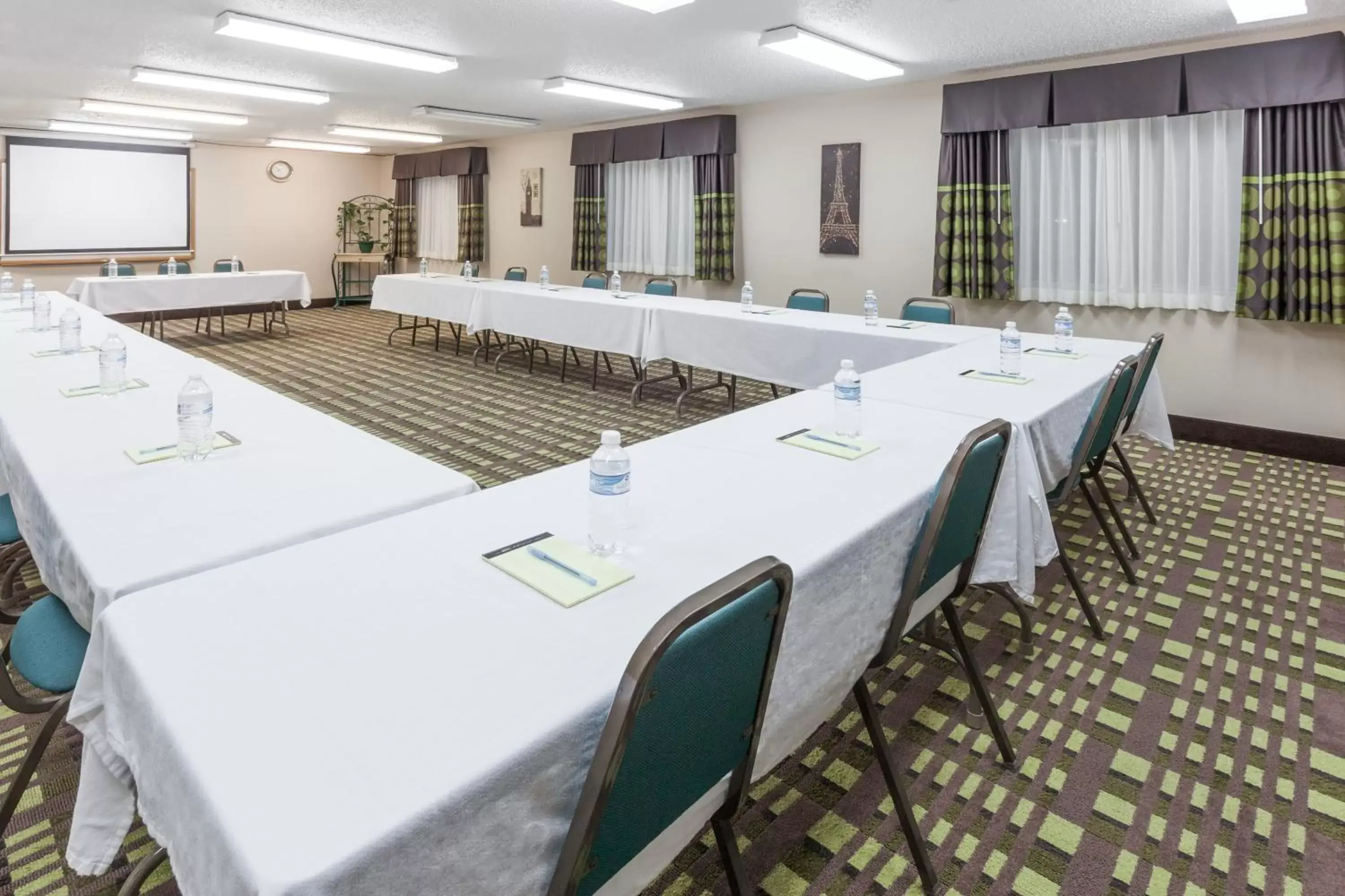 Meeting/conference room, Business Area/Conference Room in Super 8 by Wyndham Bedford DFW Airport West