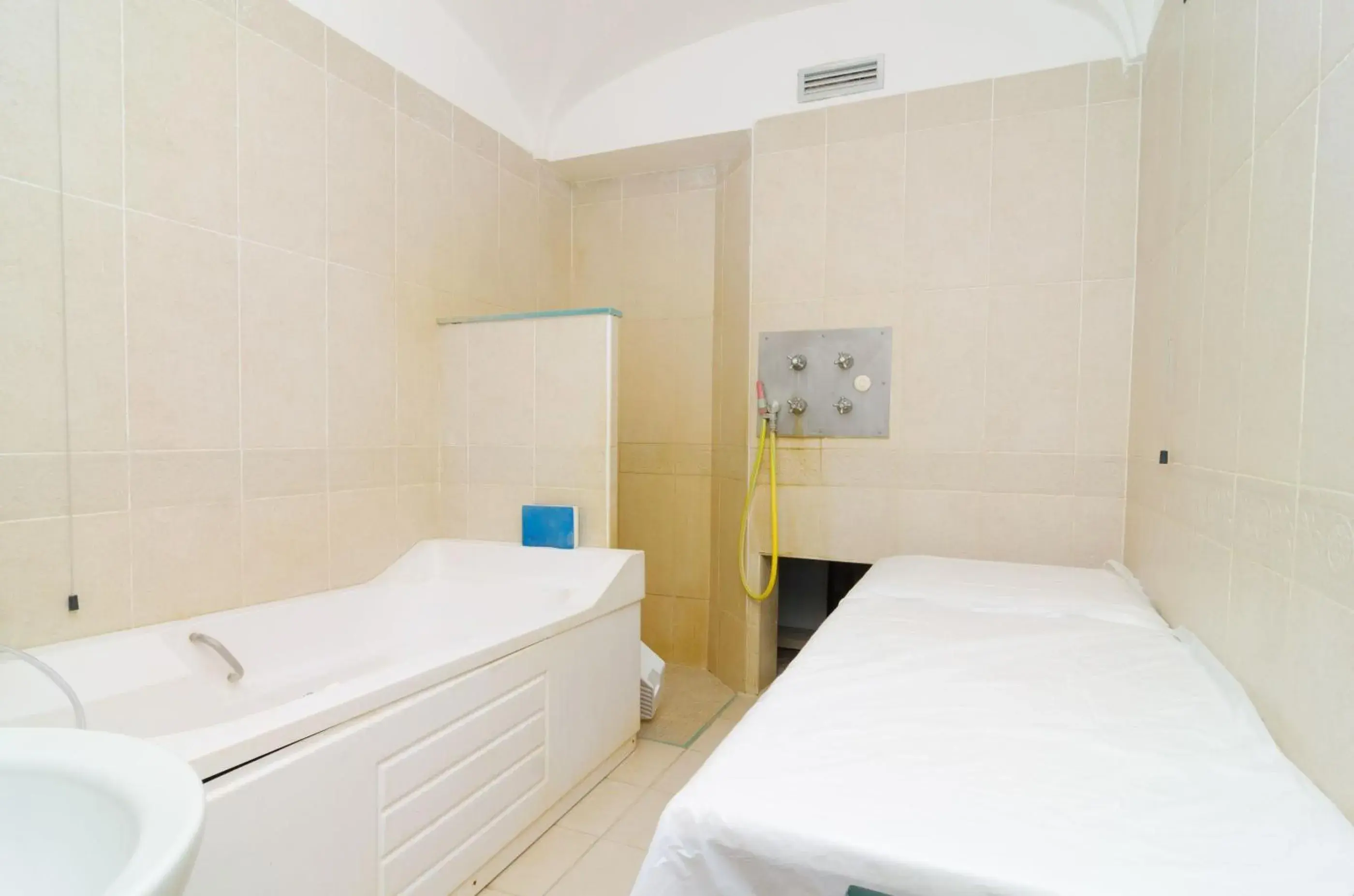 Spa and wellness centre/facilities, Bathroom in Hotel Terme Saint Raphael