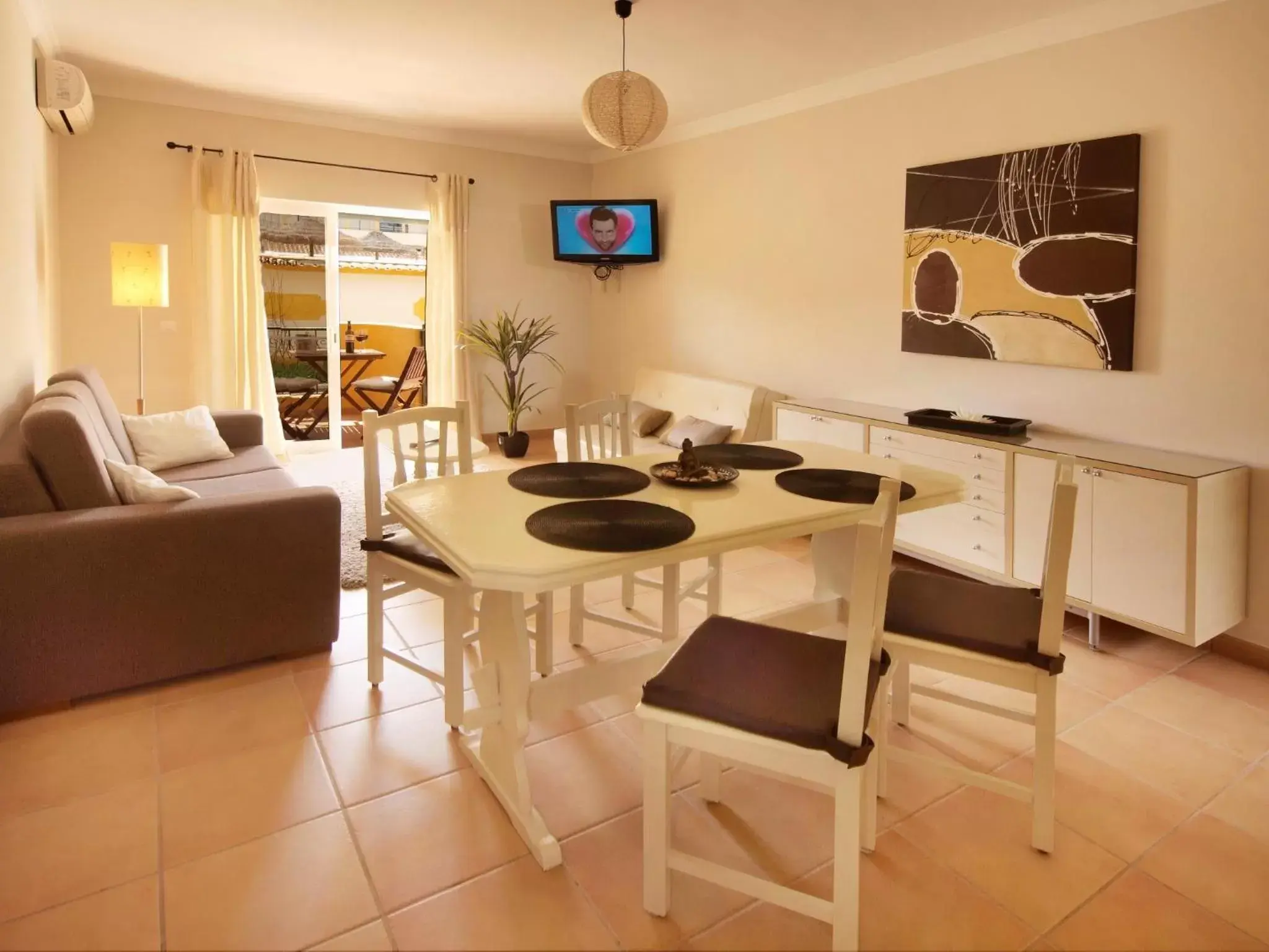 Living room, Dining Area in Giramar Apartamentos Turisticos
