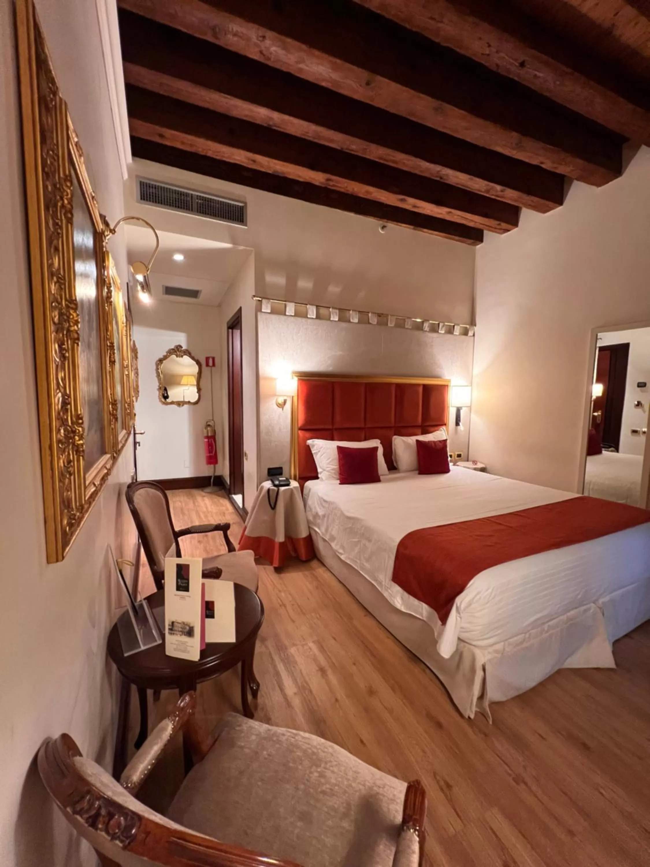 Bedroom, Bed in Ruzzini Palace Hotel