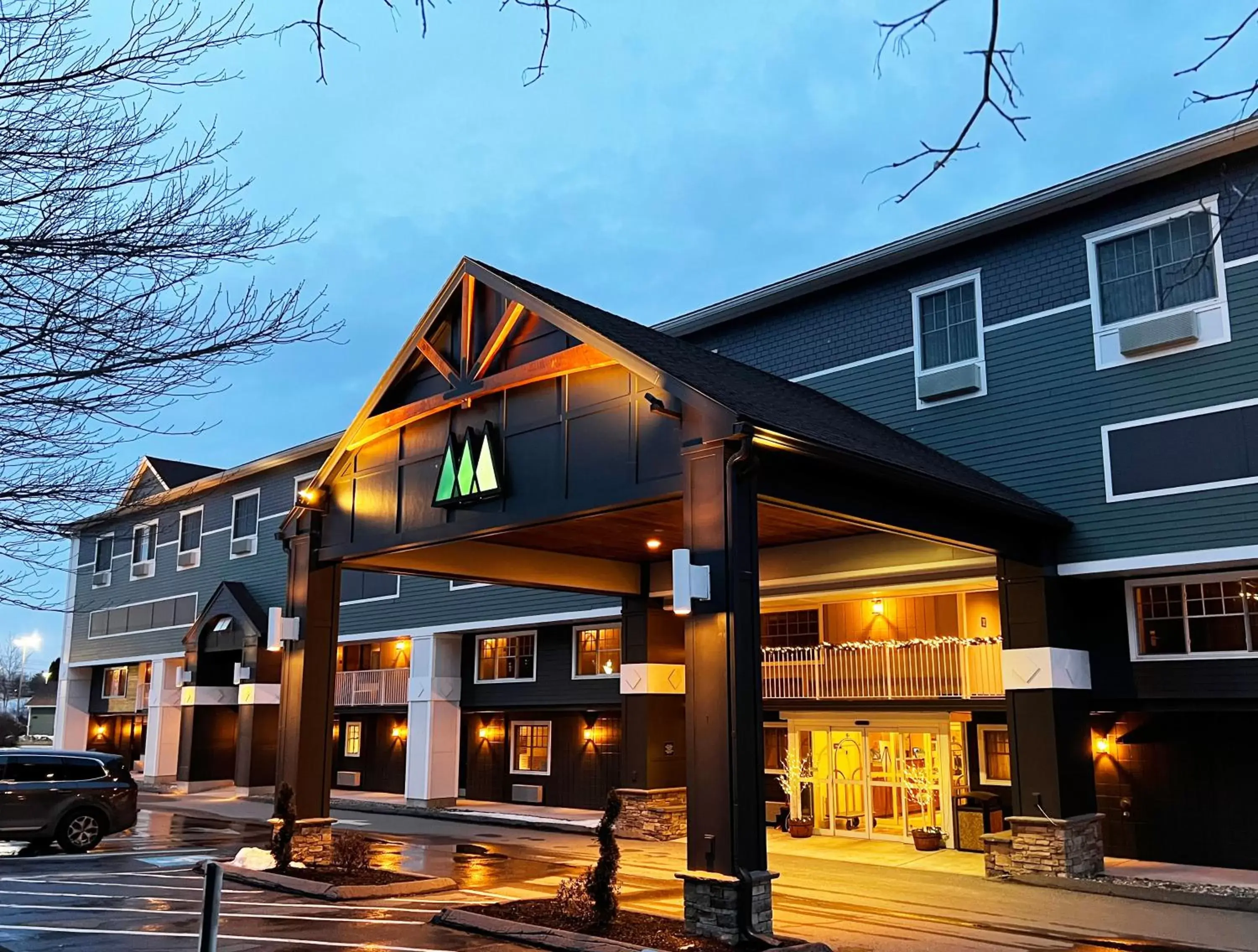 Facade/entrance, Property Building in Maine Evergreen Hotel, Ascend Hotel Collection