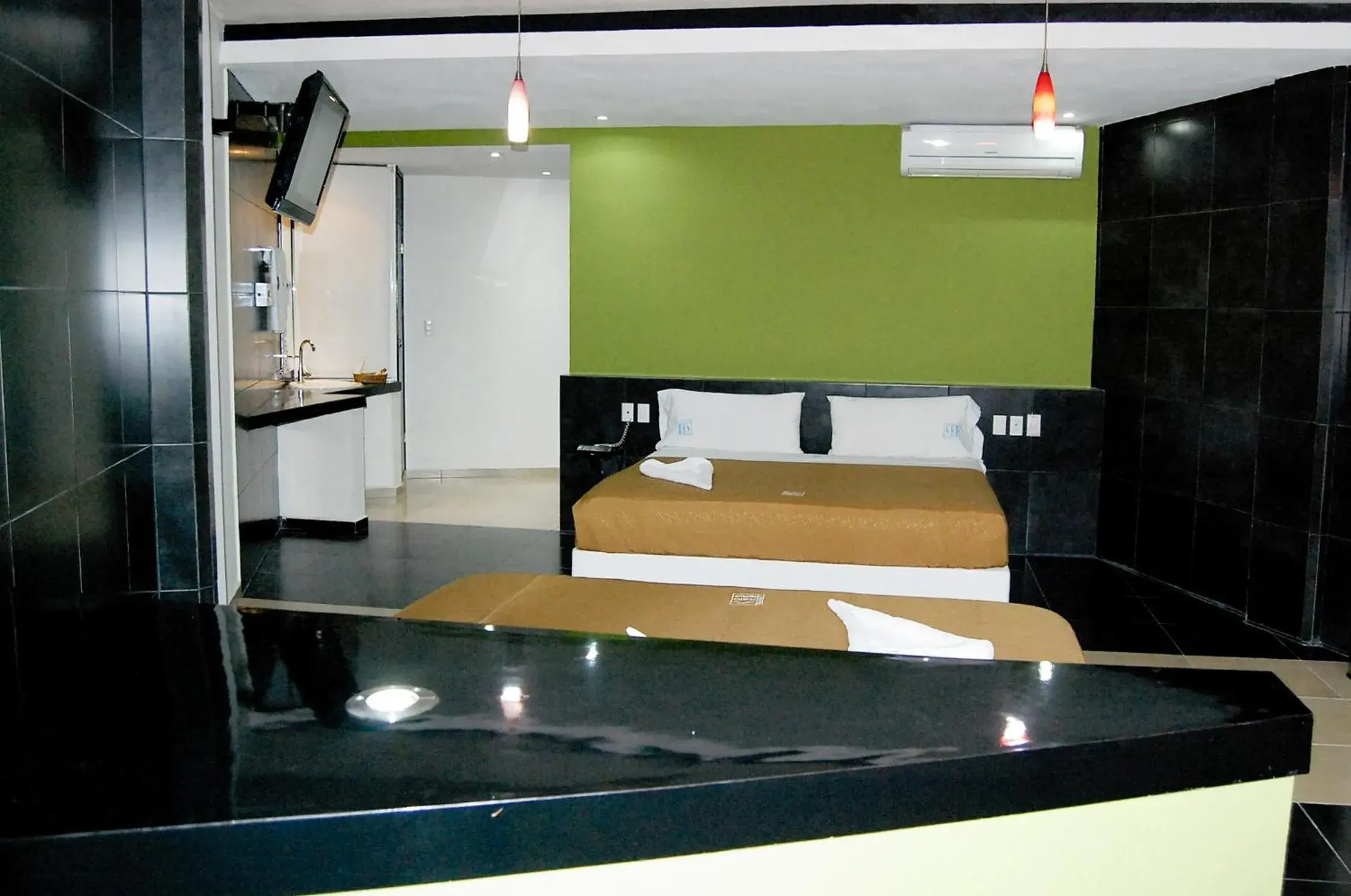 Photo of the whole room, Bathroom in Hotel Porto Novo