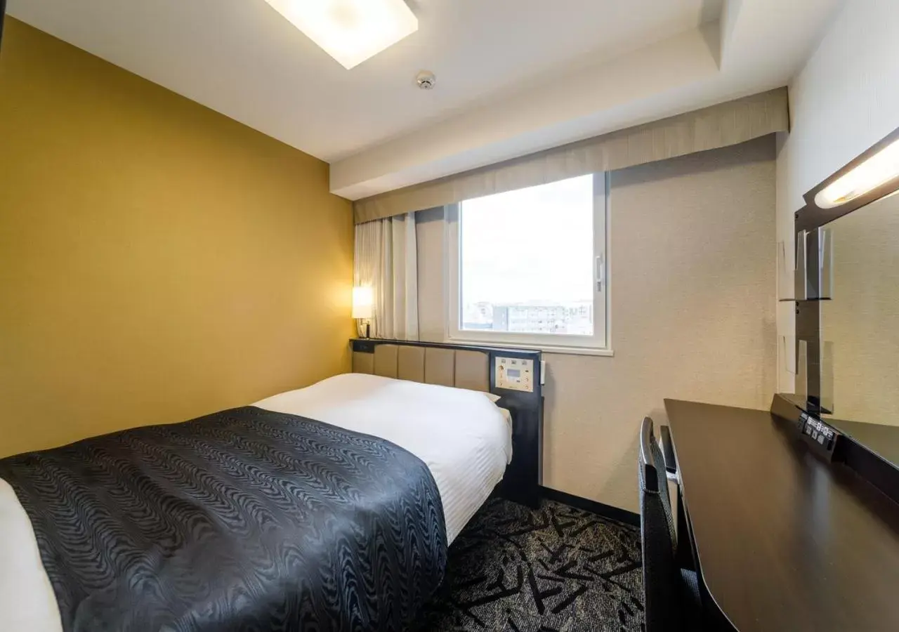 Standard Double Room in APA Hotel Hakata Ekimae 3Chome