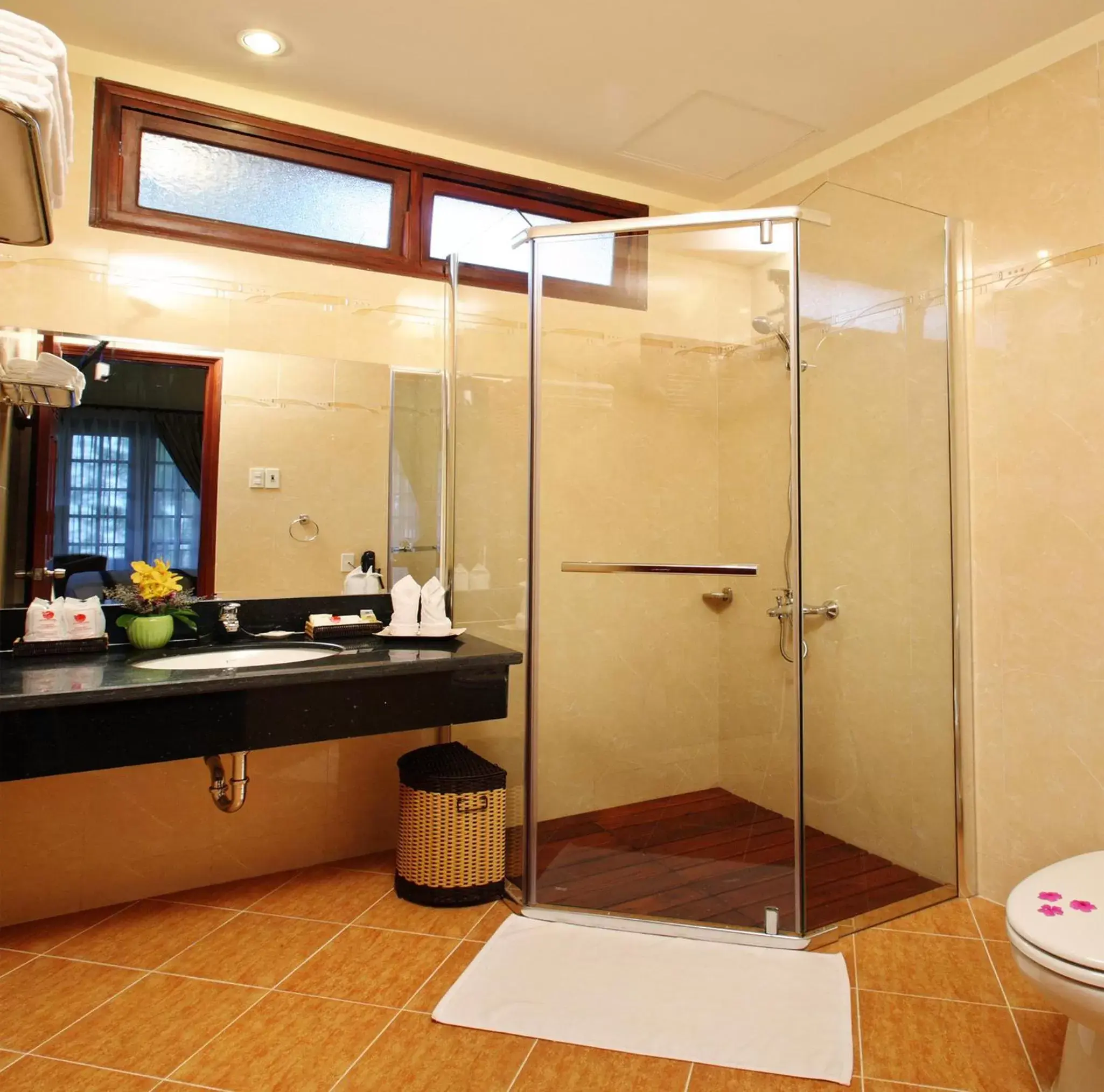 Bathroom in Golden Coast Resort & Spa