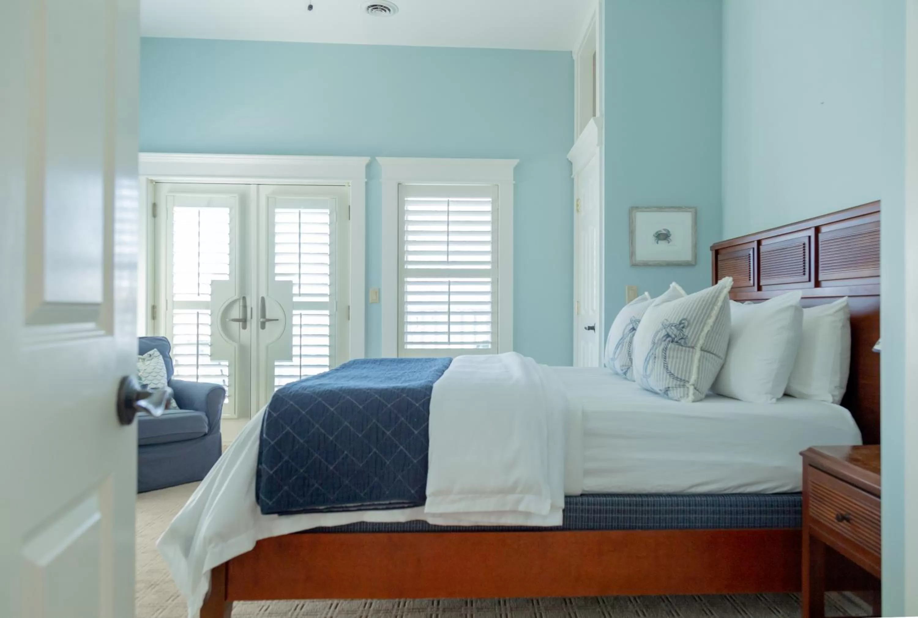 Bed in Sheepscot Harbour Village Resort