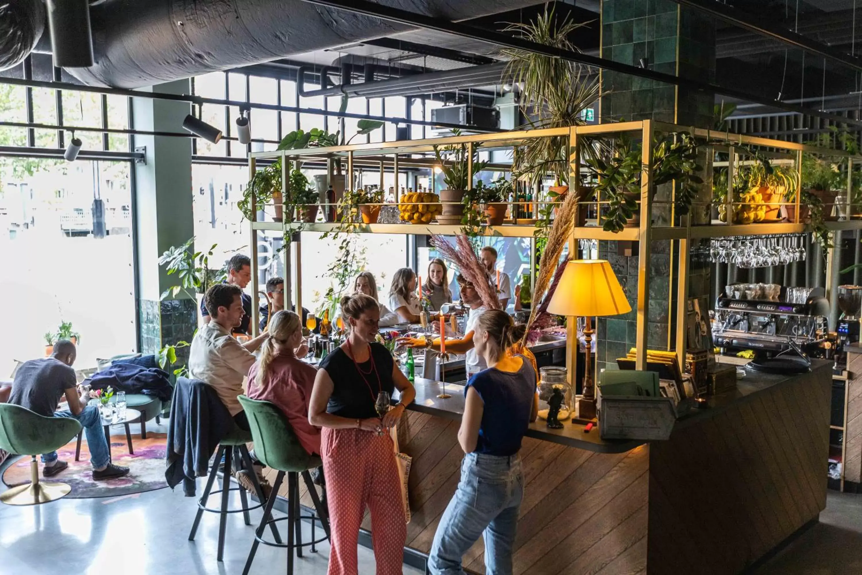 Restaurant/places to eat in Conscious Hotel Amsterdam City - The Tire Station