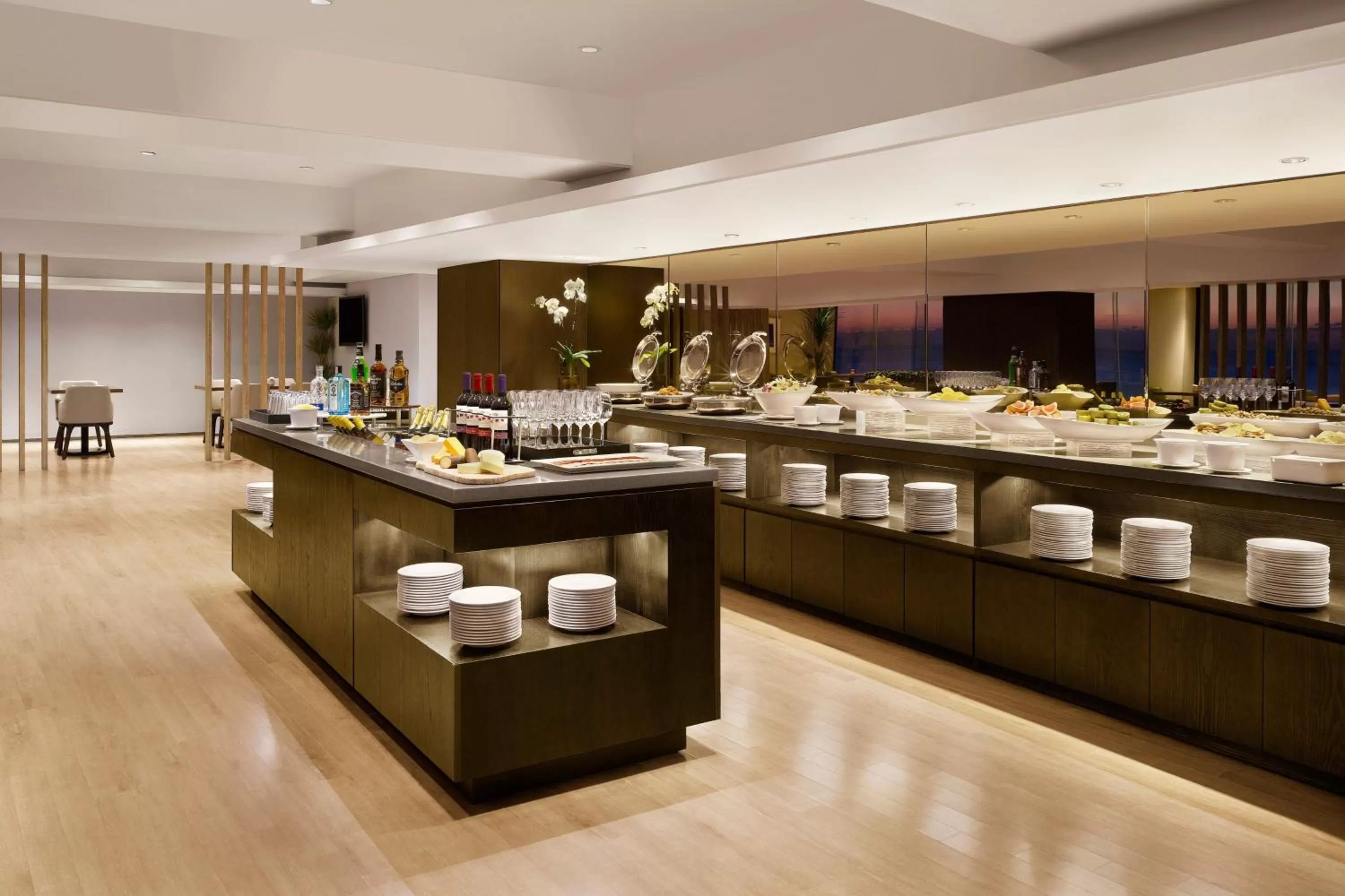 Lounge or bar in The Westin Josun Busan
