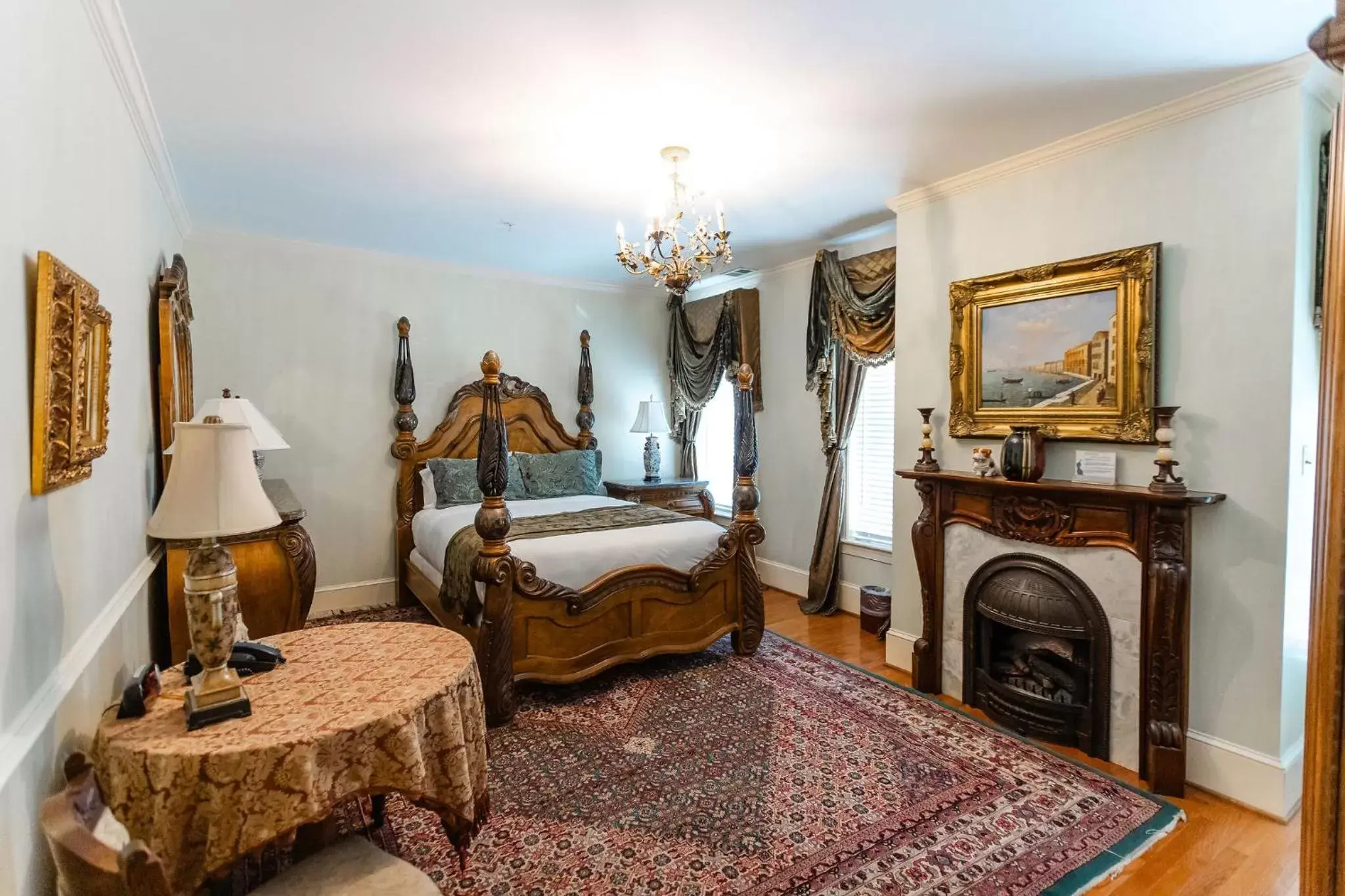 Bed in 1840s Carrollton Inn