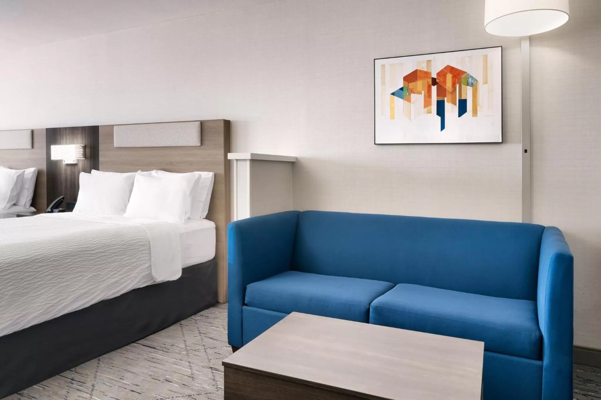 Bedroom, Bed in Holiday Inn Express and Suites Helena by IHG