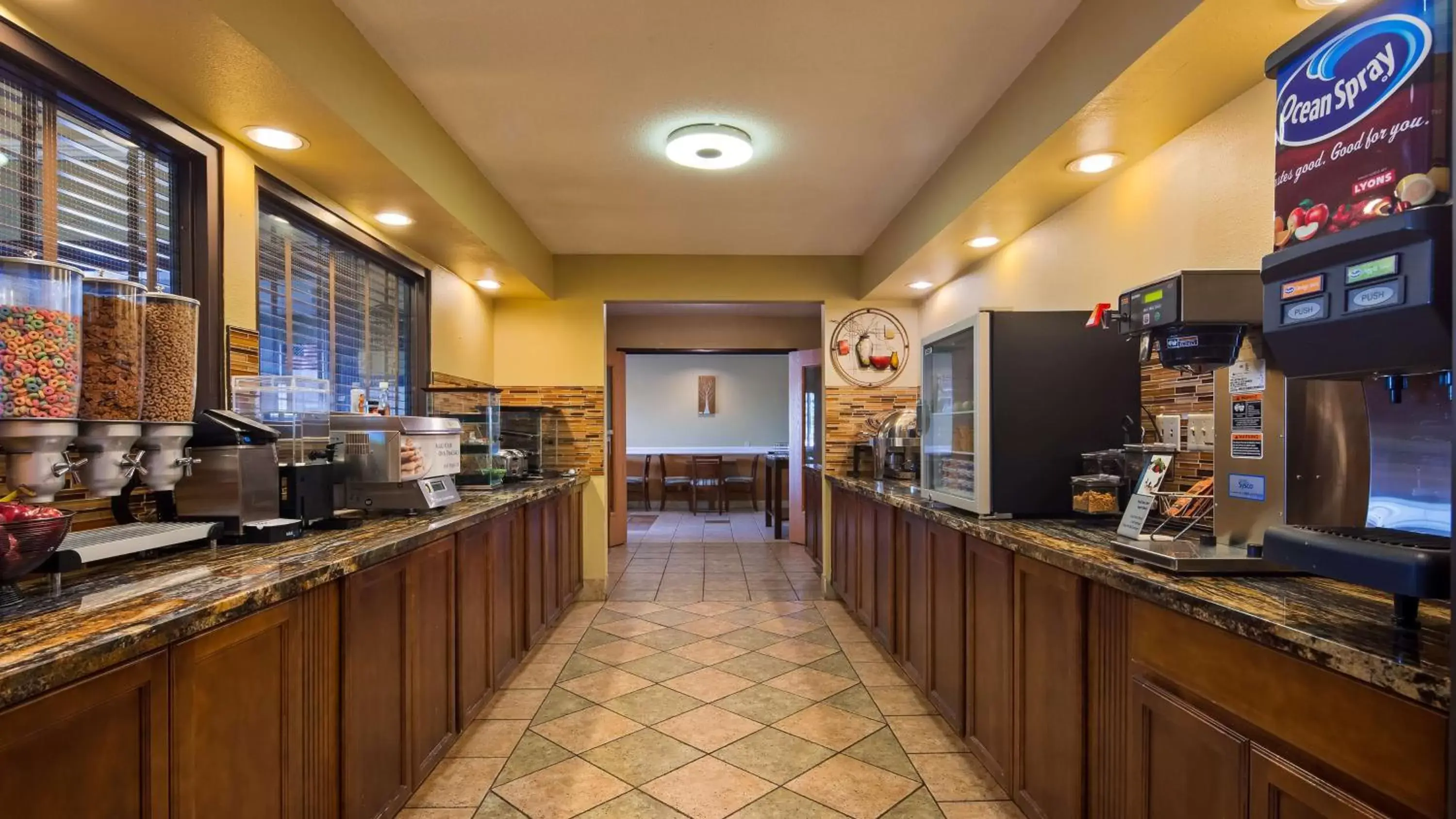 Breakfast, Restaurant/Places to Eat in Best Western Alexandria Inn