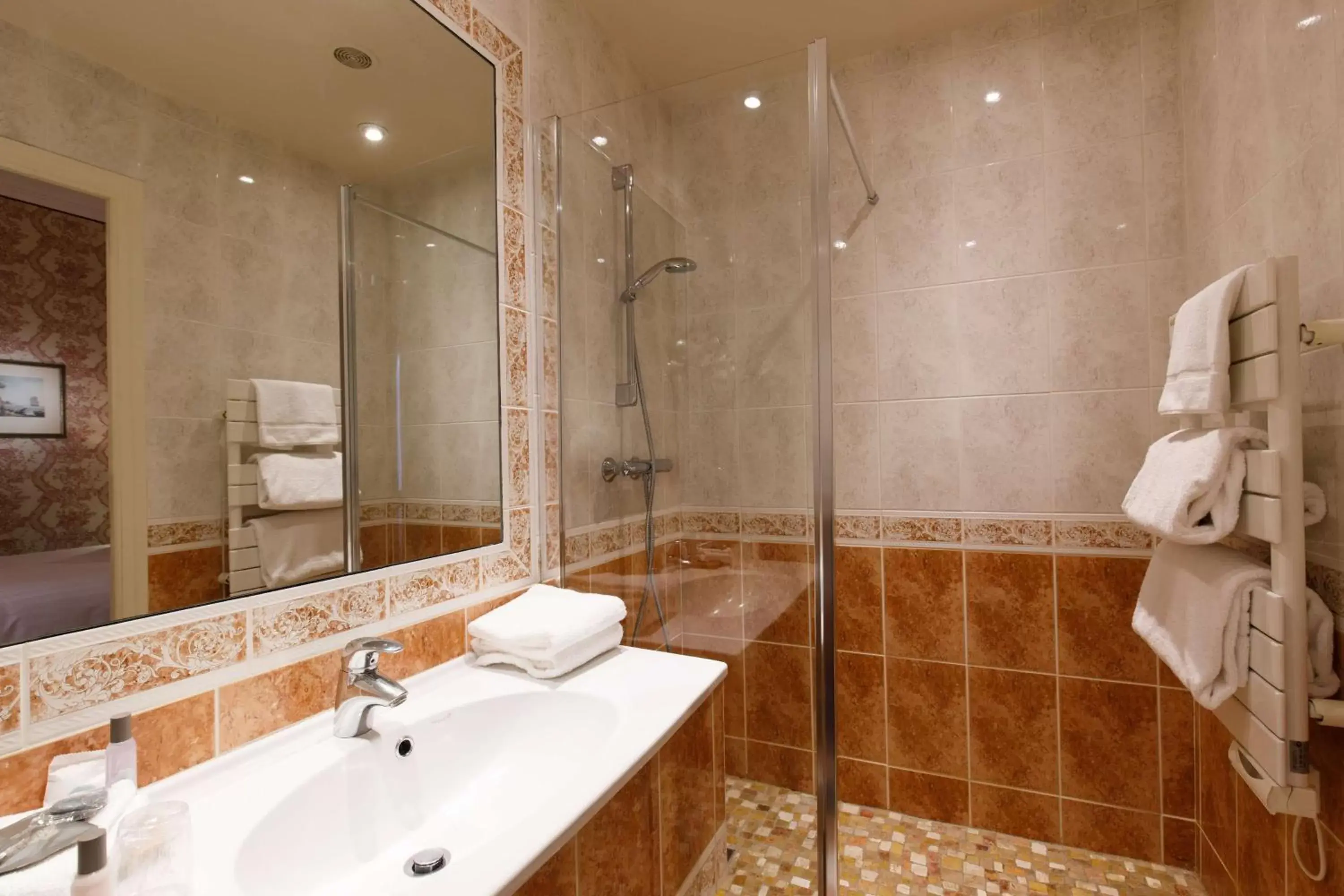 Bathroom in Best Western Premier Grand Monarque Hotel & Spa