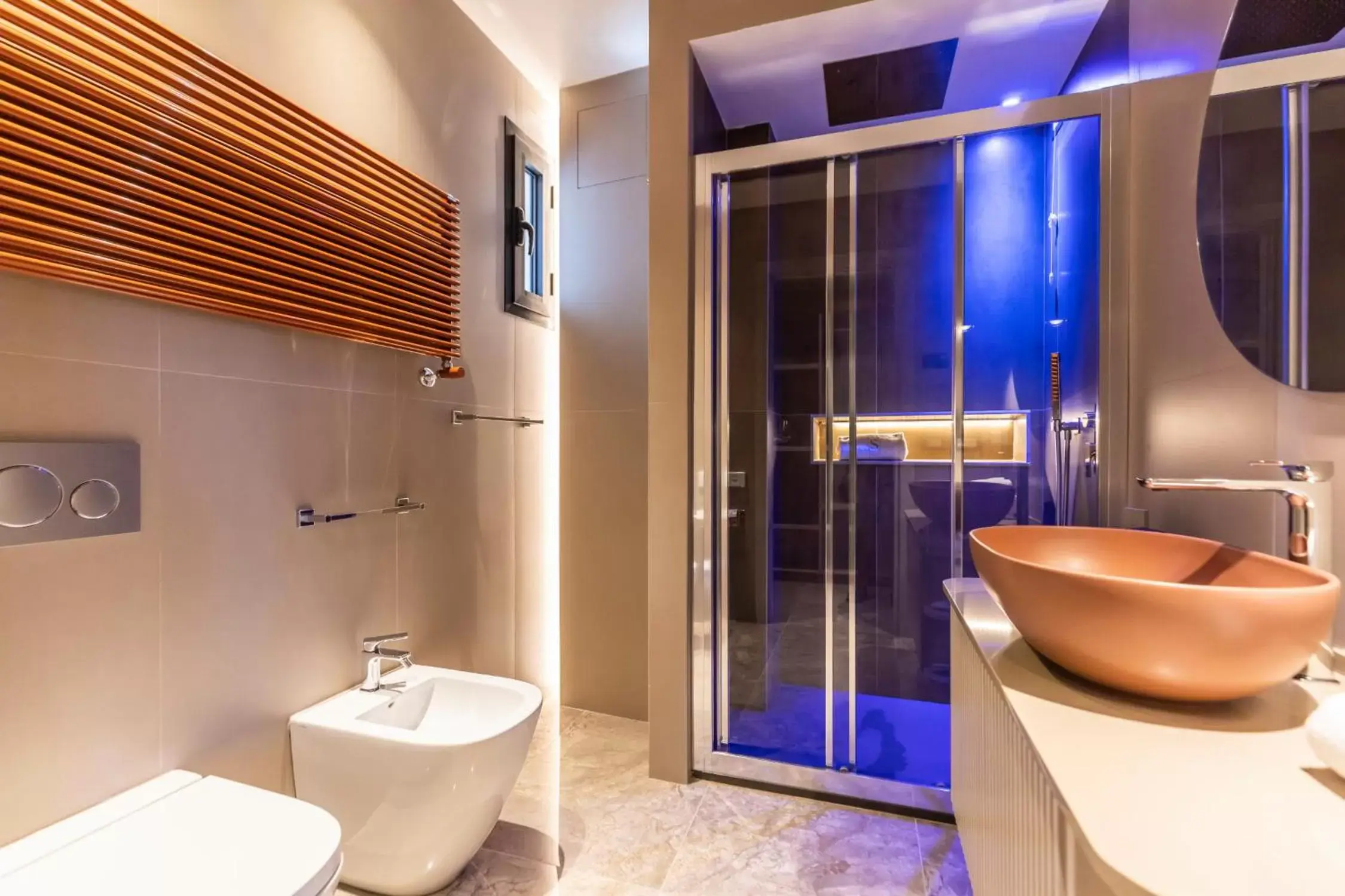 Shower, Bathroom in Solmaris Tropea Rooms & Suites