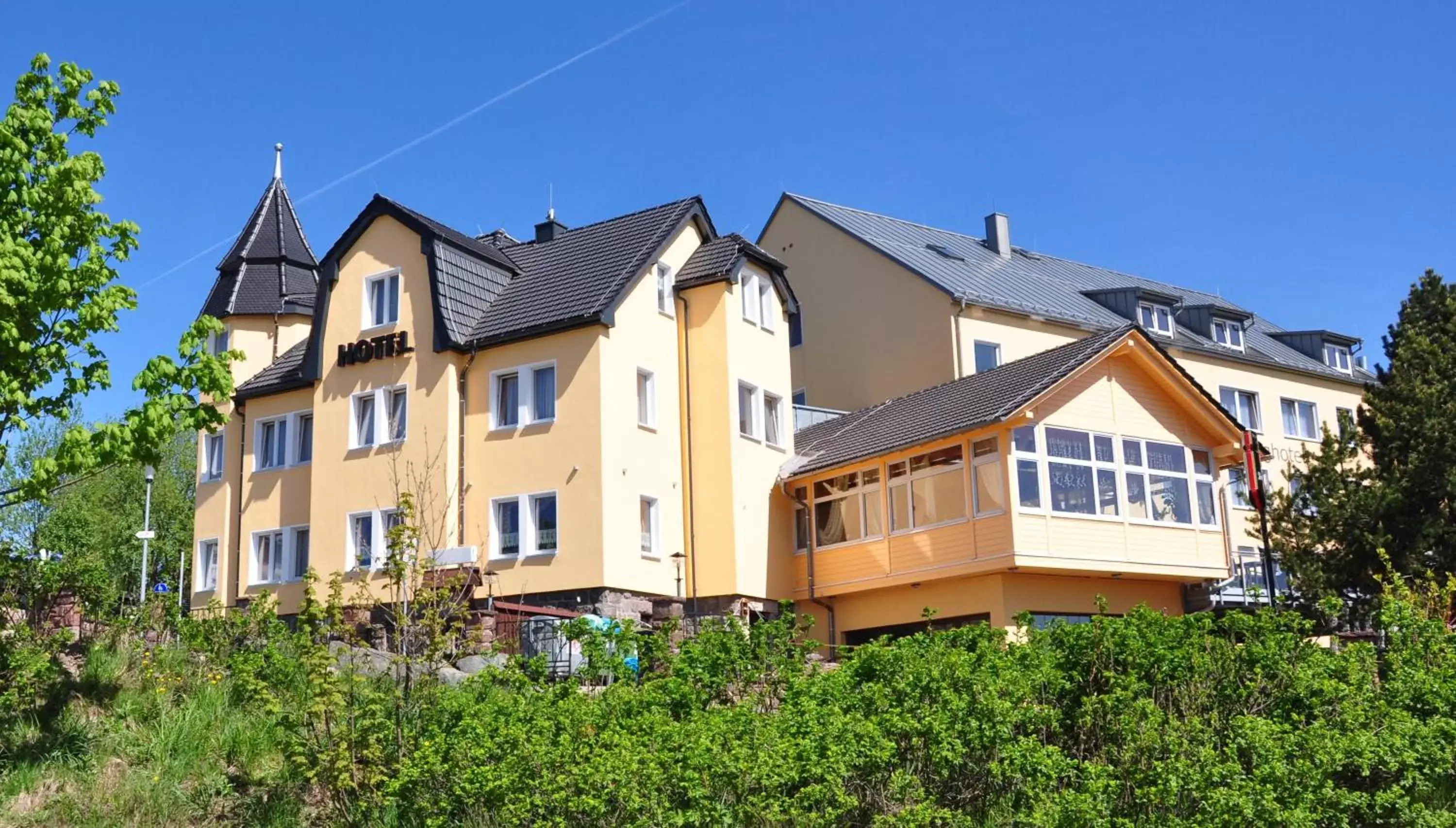 Facade/entrance, Property Building in Schlossberghotel Oberhof