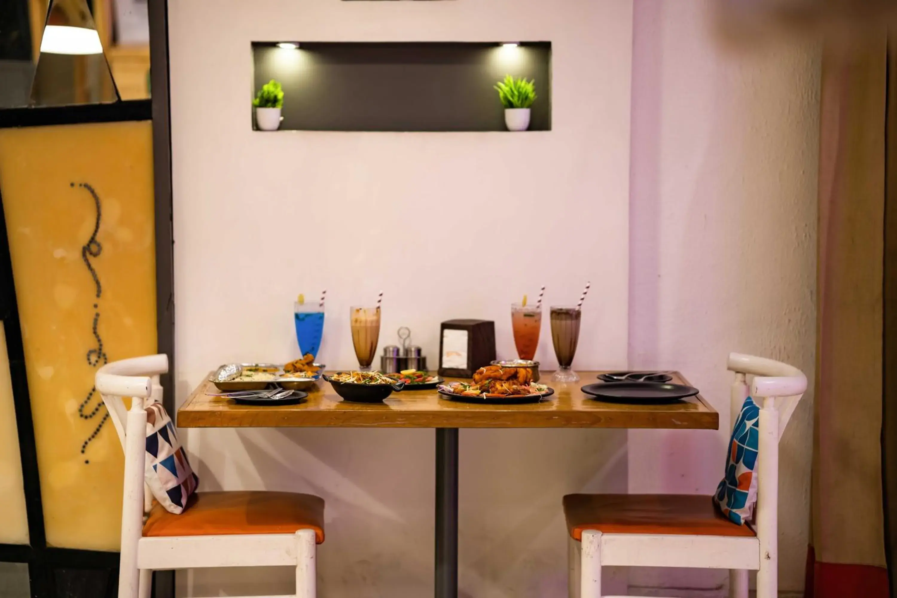 Food and drinks in Zostel Delhi Hostel