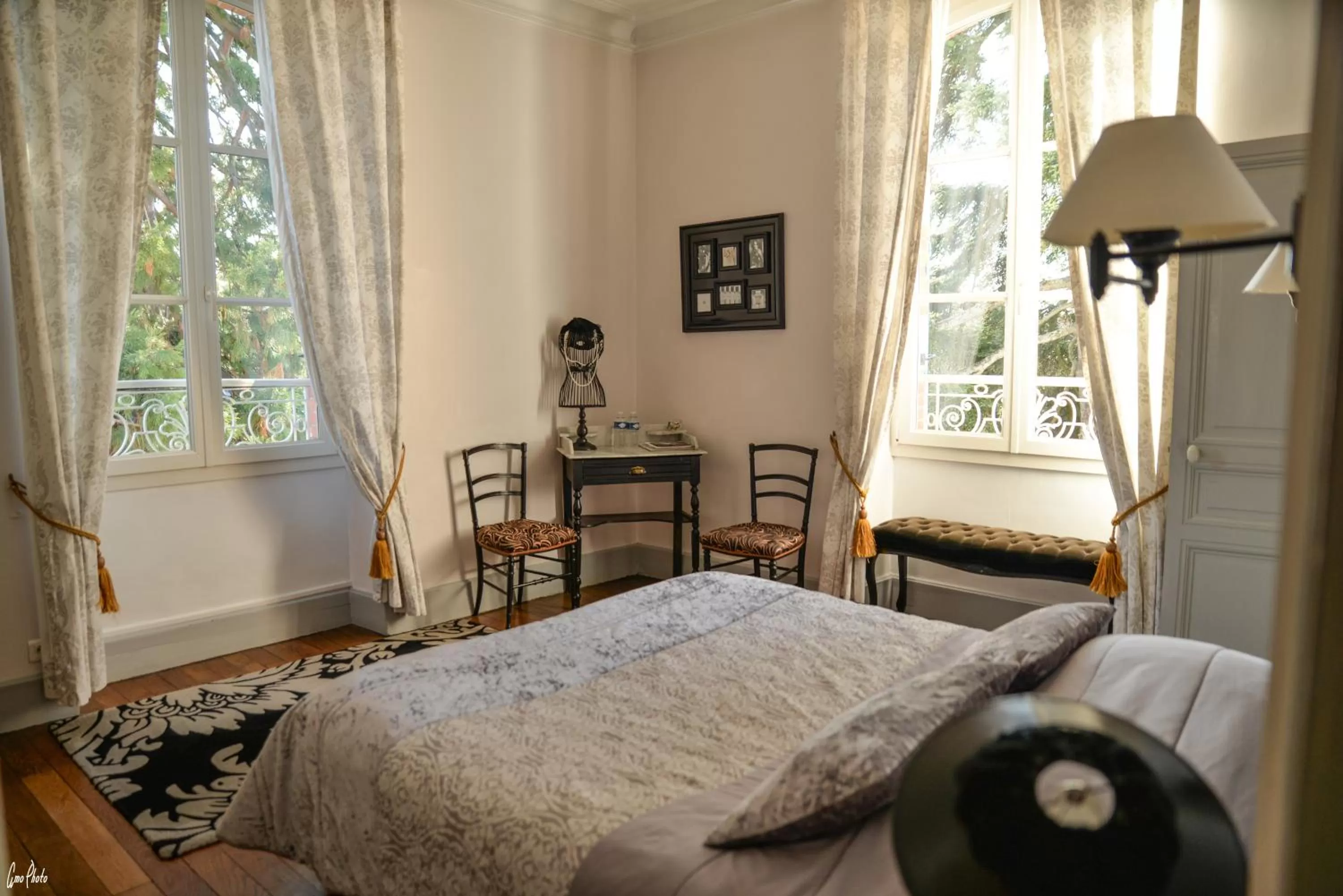 Photo of the whole room, Bed in L'Oustal